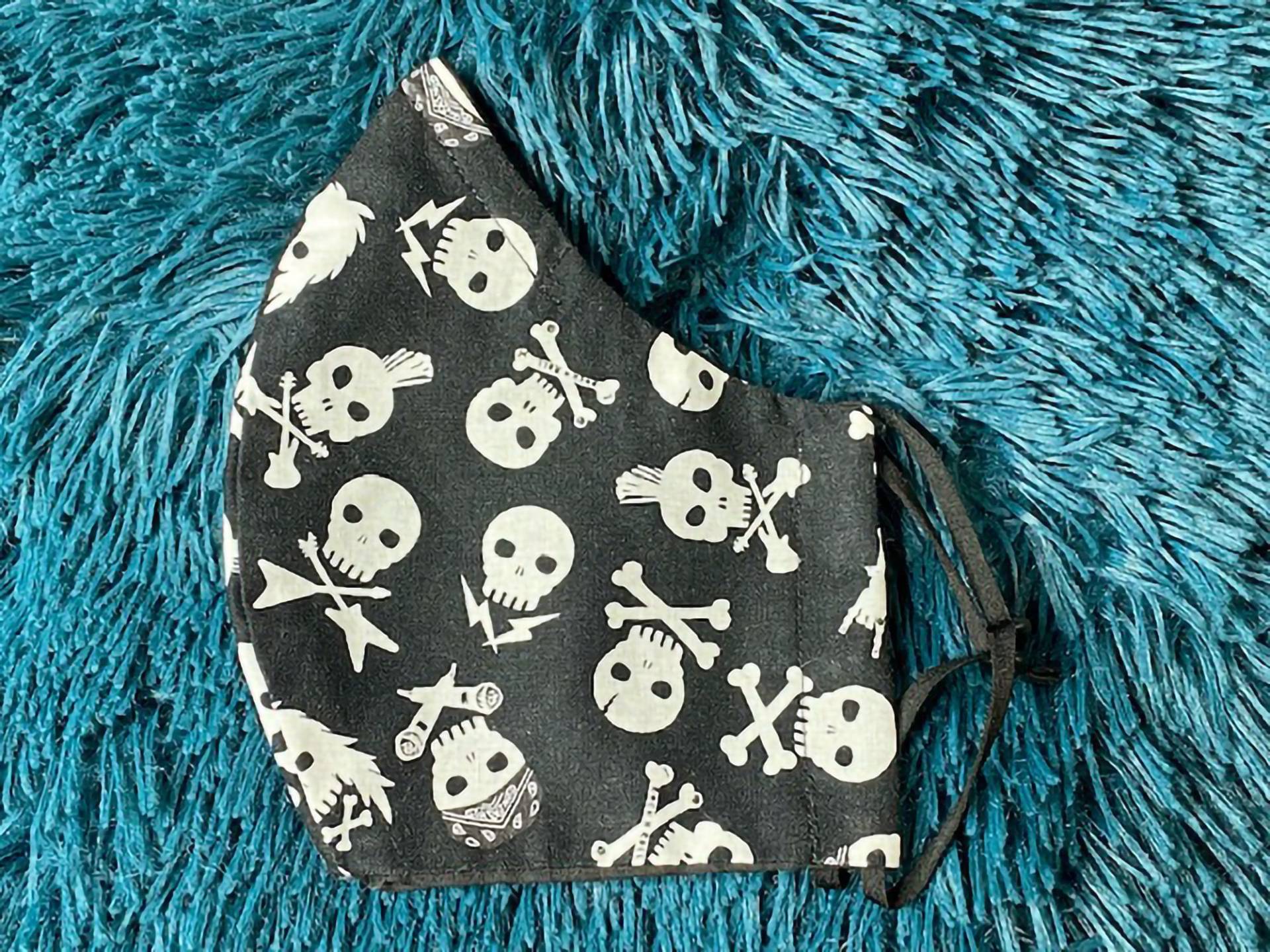Rock N' Skulls Verstellbare Gesichtsmaske Rock N' Skulls Verstellbare Gesichtsmaske von Etsy - WilEMasks