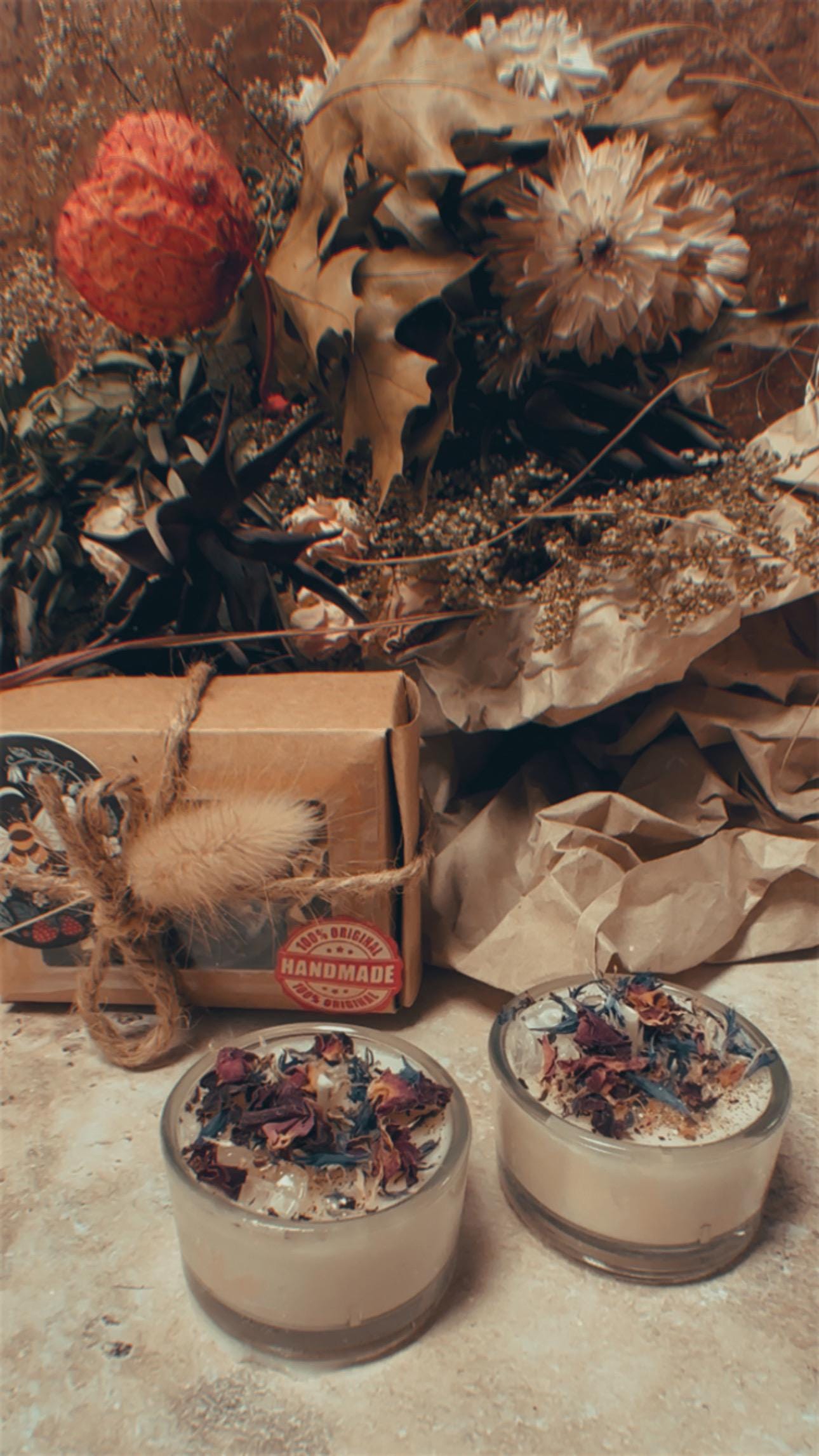 Teelicht „Winterzauber" Mit Bergkristall, Rosen & Kornblume in Geschenkverpackung von Etsy - WildlyWellCo