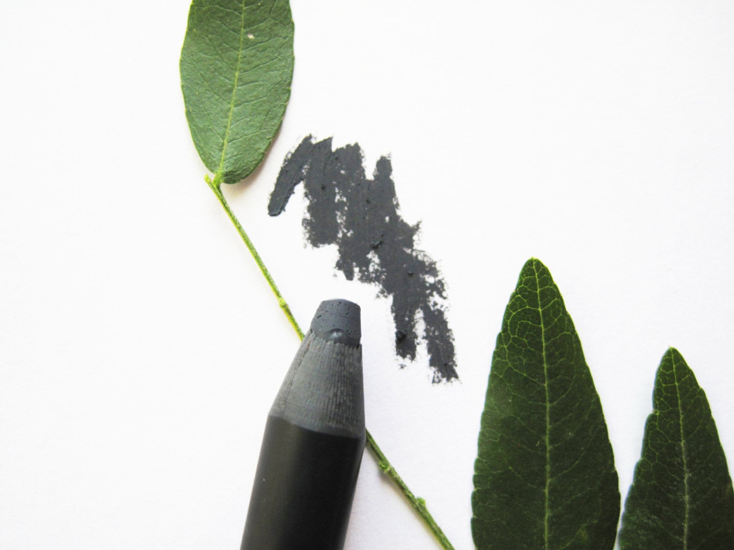 Schiefer - Natürlicher Mineral Eye Liner Stift Schiefer - Natürlicher Mineral Eye Liner Stift von Etsy - WillowTreeMinerals