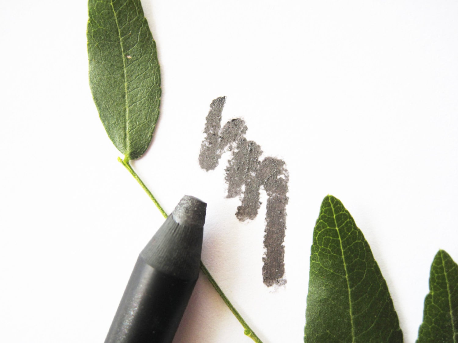 Silver Solstice - Natürlicher Mineral Eye Liner Stift von Etsy - WillowTreeMinerals