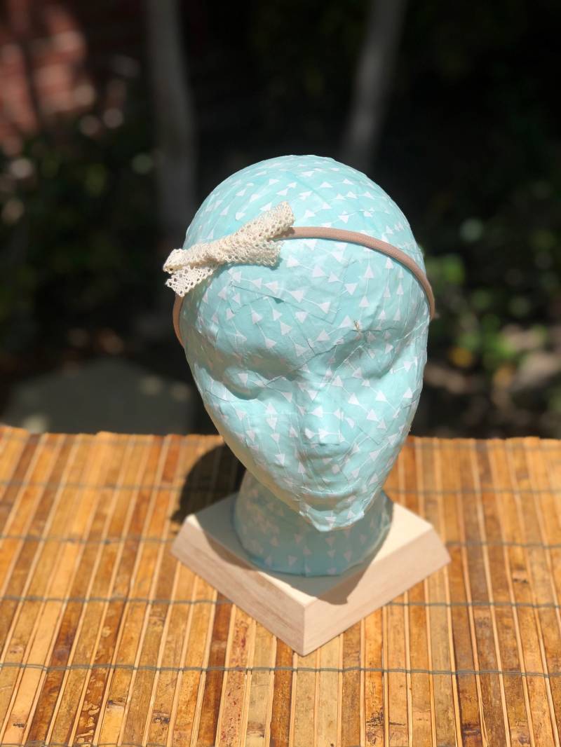 Häkeln Schulmädchen Baby Schleife Häkeln Schulmädchen Baby Schleife von Etsy - WillowandFawnShop