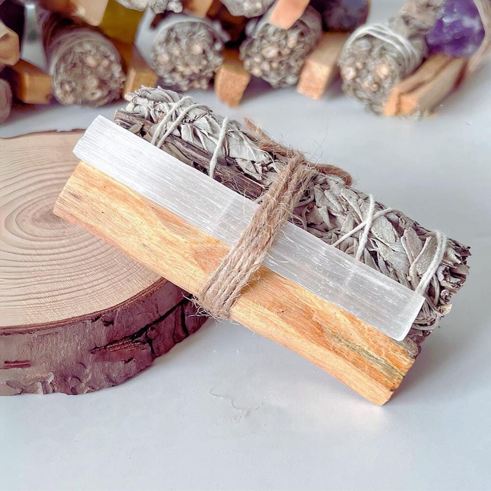 White Sage, Palo Santo & Selenite Cleansing Kit - Reinigungsset, Energiereinigung, Spirituelles Heilen, Meditation, Räucherkristall-Set von Etsy - WitchcraftSanctum
