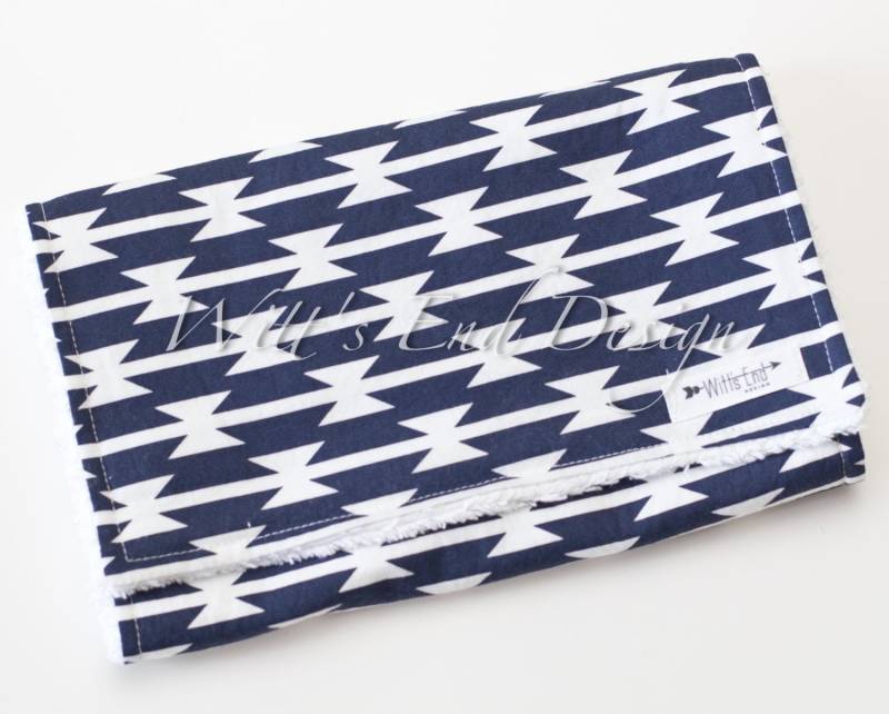 Leinentuch-Tomahawk Stripe Navy Tuch. Mix & Match Tuch-Baby Shower Geschenk. Burp Rag. Klettpads. Modernes Kletttuch. Marine-Tuch von Etsy - WittsEndDesign