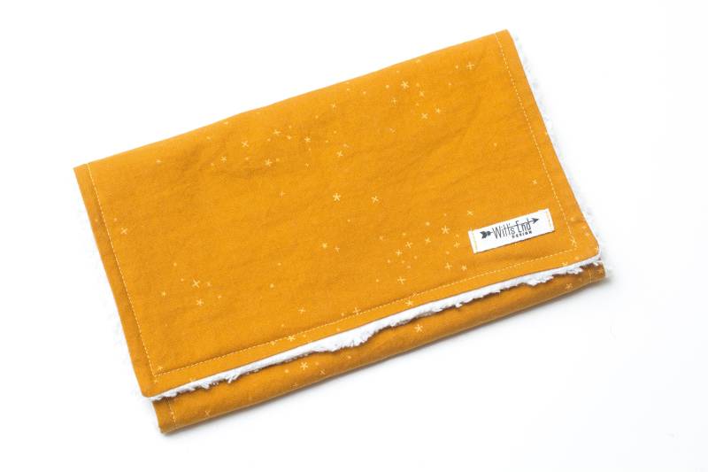 Senf Sterne Spucktuch, Baumwolle Chenille, Gender Neutral Senf Sterne Spucktuch, Baumwolle Chenille, Gender Neutral von Etsy - WittsEndDesign