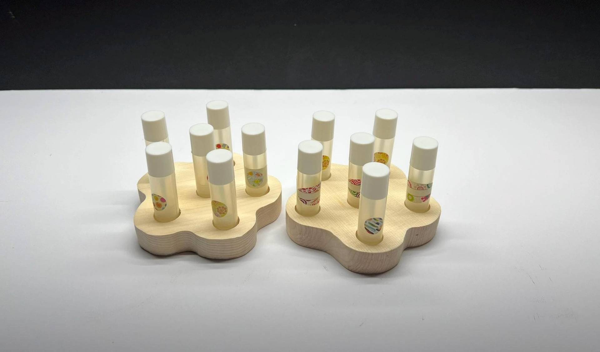 Lippenbalsam-Röhrchen-Blumenform Aus Holz, Lippenbalsam-Rohrhalter, Blumenform 2Er-Set, Handwerksschau-Aufsteller Bauernmarkt-Aufsteller Lippenbalsam-Röhrchen-Blumenform Aus Holz, Lippenbalsam-Rohrhalter, Blumenform 2Er-Set, Handwerksschau-Aufsteller Bauernmarkt-Aufsteller von Etsy - WolfcreekWoodcrafts