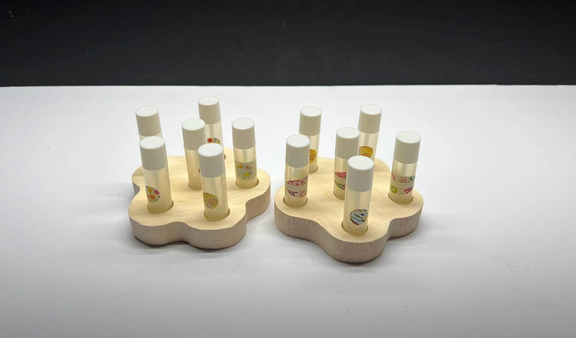 Lippenbalsam-Röhrchen-Blumenform Aus Holz, Lippenbalsam-Rohrhalter, Blumenform 2Er-Set, Handwerksschau-Aufsteller Bauernmarkt-Aufsteller von Etsy - WolfcreekWoodcrafts