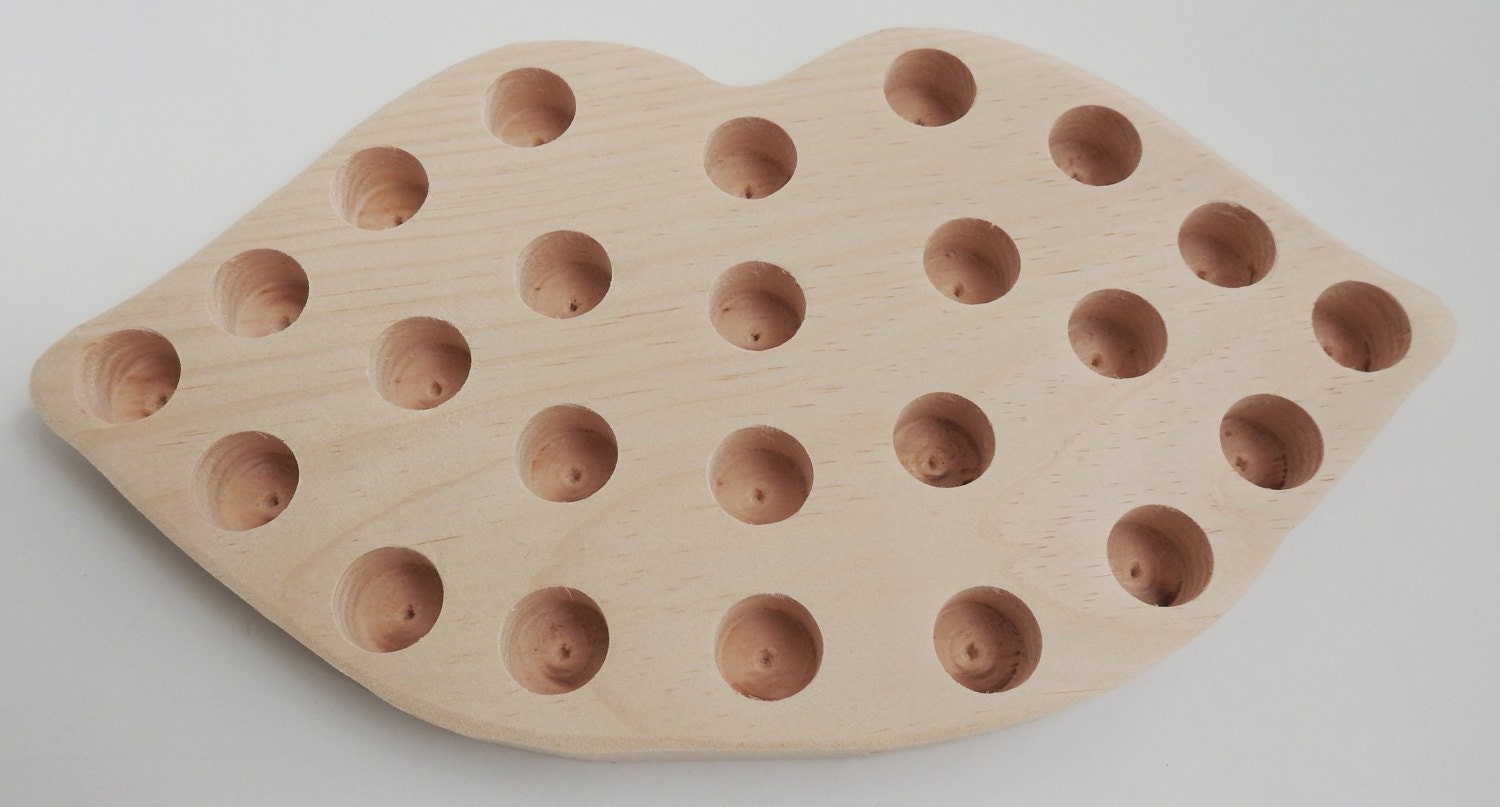 Lippenbalsam-Röhren-Geformte Hölzerne Anzeige Lippen Geformte Lippenbalsam-Anzeige von Etsy - WolfcreekWoodcrafts