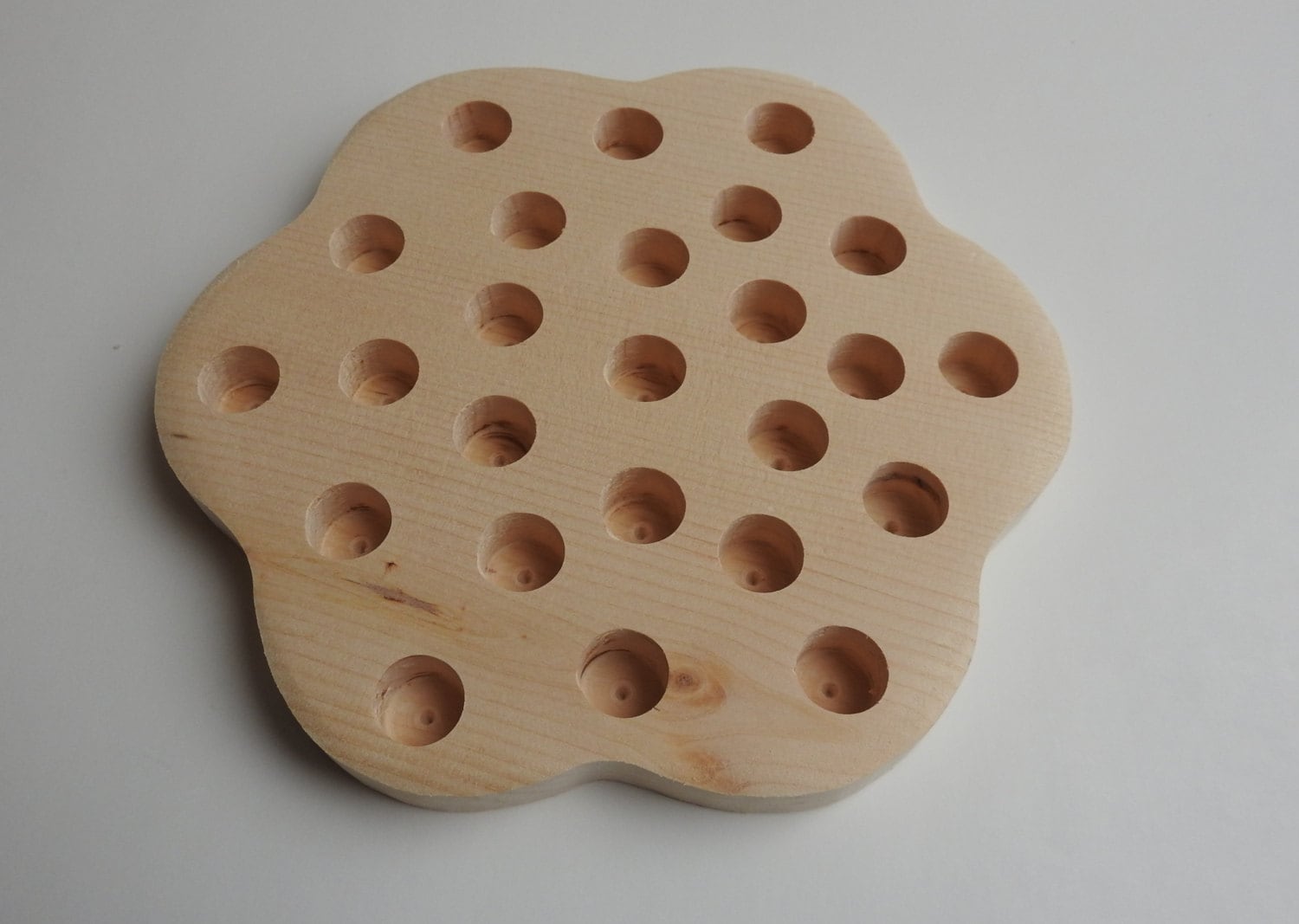 Lippenbalsam-Rohr-Blumen-Geformter Lippenbalsam-Rohr-Anzeigen-Blumen-Form-Lippenbalsam-Rohr-Halter von Etsy - WolfcreekWoodcrafts