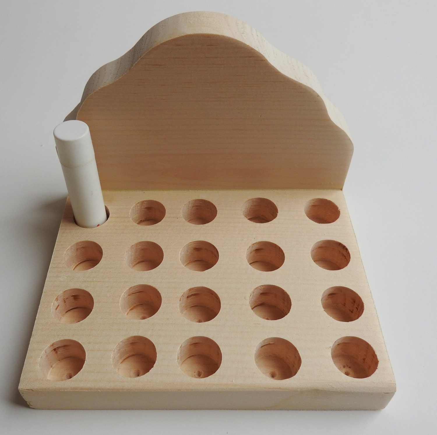 Lippenbalsam-Rohr-Hölzernes Display Gewölbte Angehobene Rückseite von Etsy - WolfcreekWoodcrafts