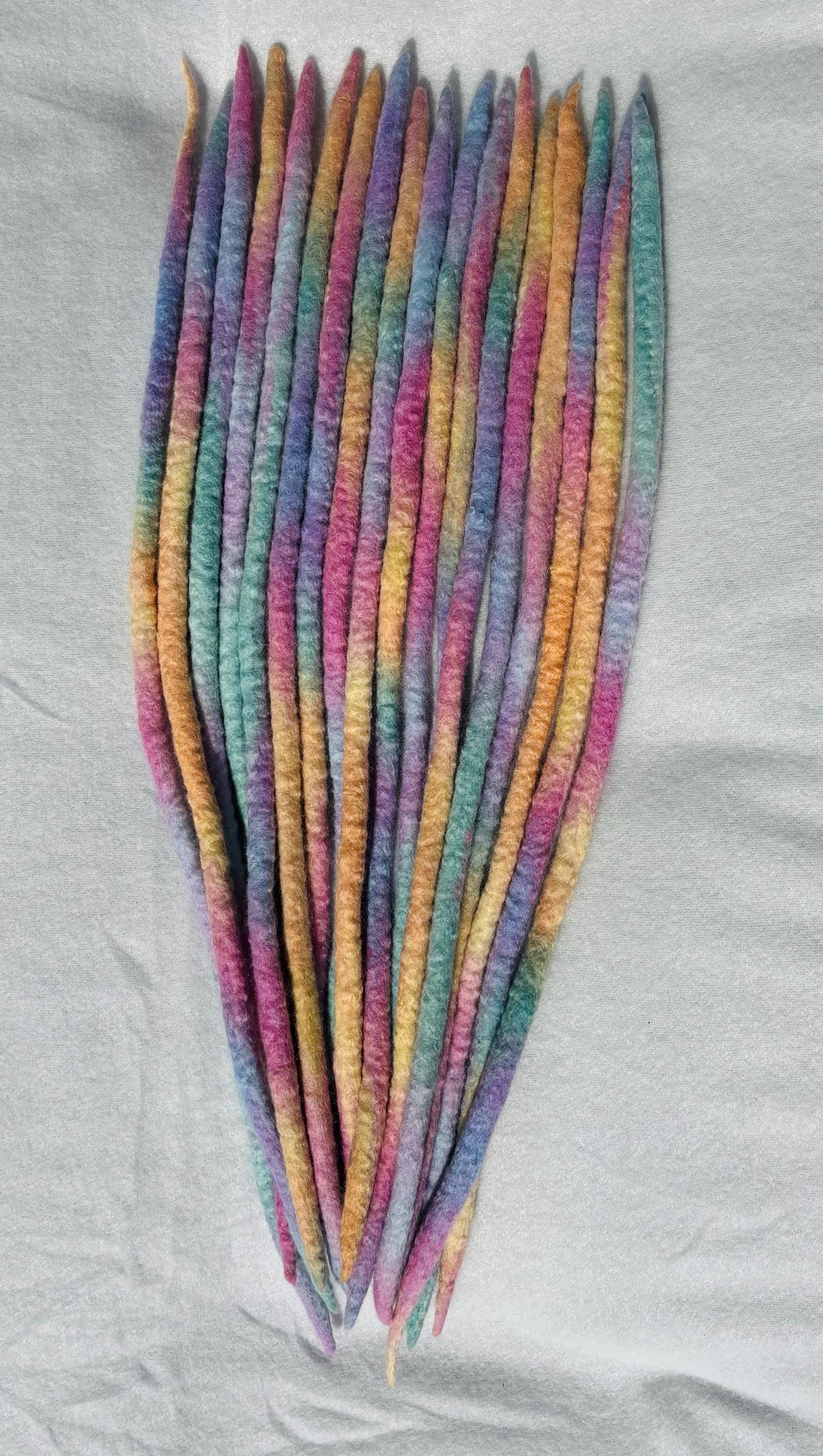 Handgemachte Wolldreads Boho Regenbogen Elfen Einhorn Dreadlocks Handmade Wolle Haarverlängerung Festival Hair & Hippie Hairstyles Handgemachte Wolldreads Boho Regenbogen Elfen Einhorn Dreadlocks Handmade Wolle Haarverlängerung Festival Hair & Hippie Hairstyles von Etsy - Wolldreadsliebe