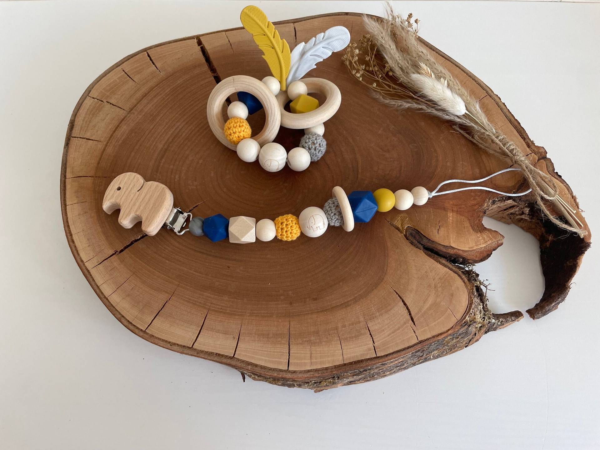 Schnullerkette Mit Greifring Elefant Schnullerkette Mit Greifring Elefant von Etsy - Woodaro