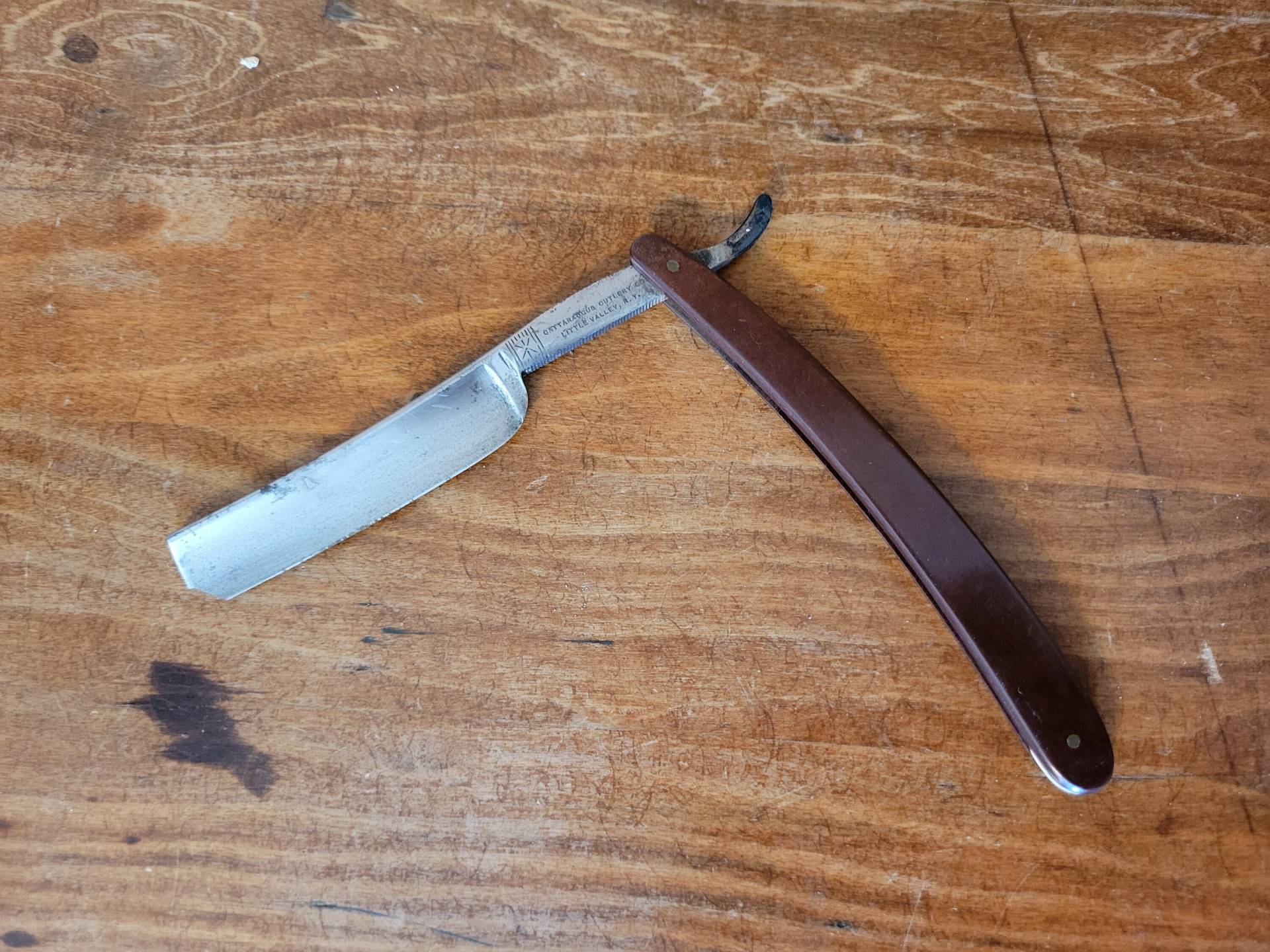 Vintage Cattaraugus Besteck Firma Rasiermesser Barbier Werkzeug Made in Little Valley New York Vintage Cattaraugus Besteck Firma Rasiermesser Barbier Werkzeug Made in Little Valley New York von Etsy - WoodsonHouseAntiques