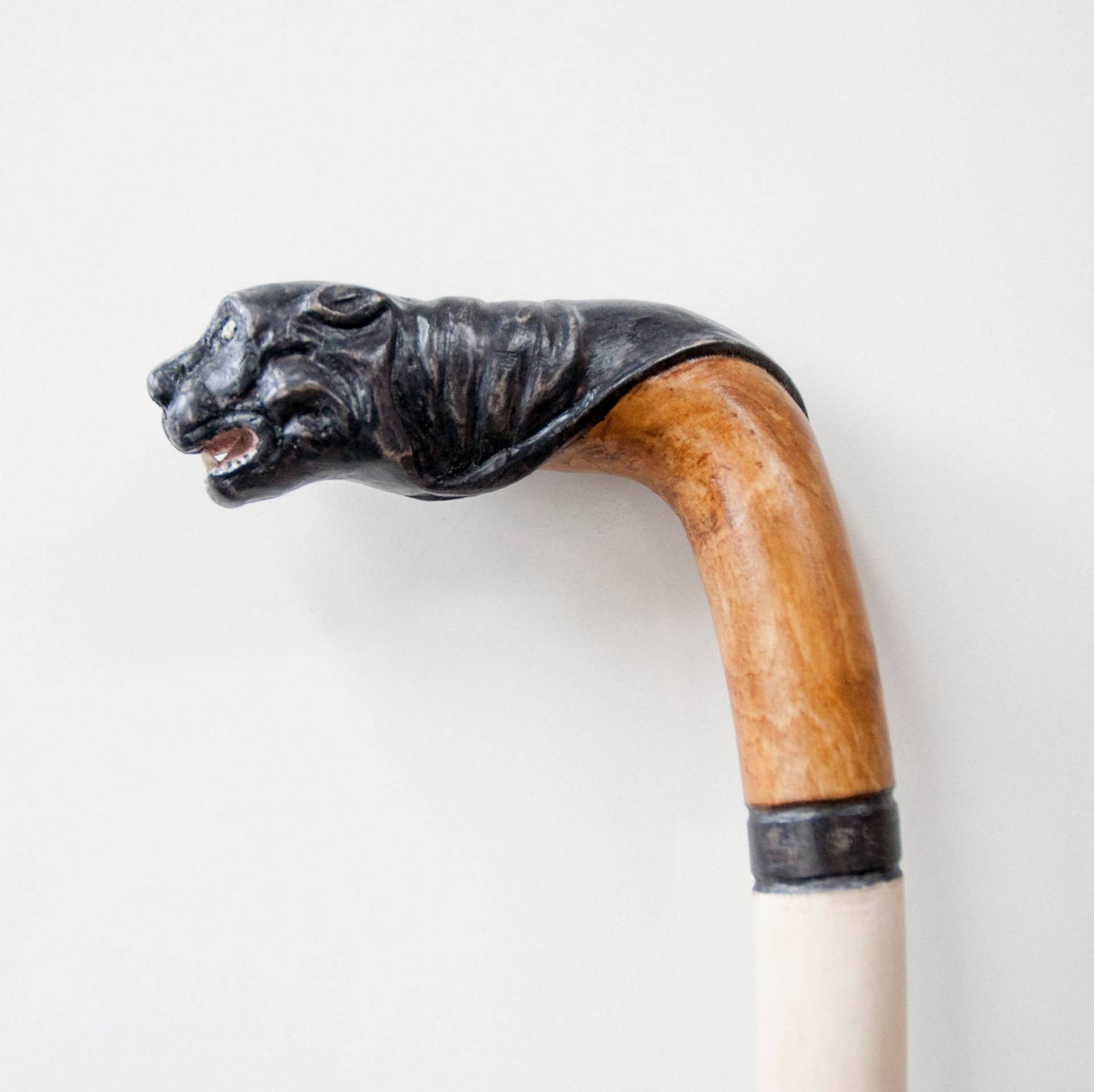 Handgeschnitzte Gehstock Aus Holz Mit Pumagriff. Eine Von Einer Art Sammlertier Cane - Sondergröße von Etsy - WoodybyNature
