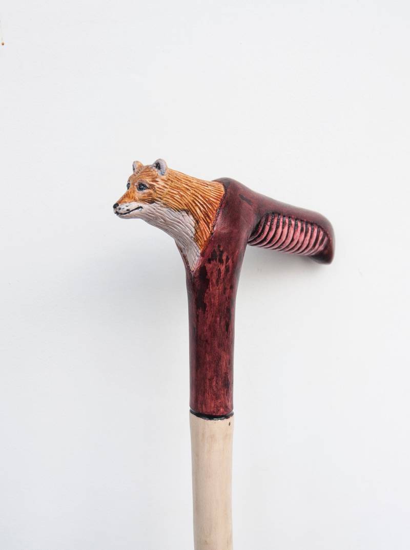 Handgeschnitzte Holzstock Mit Fuchsgriff - Volkskunst Sammlerstück | 96cm von Etsy - WoodybyNature