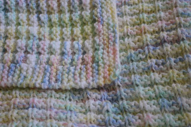Handgestrickte Waffelmuster Babydecke - Viele Farbauswahl Handgestrickte Waffelmuster Babydecke - Viele Farbauswahl von Etsy - WorthItCrafts