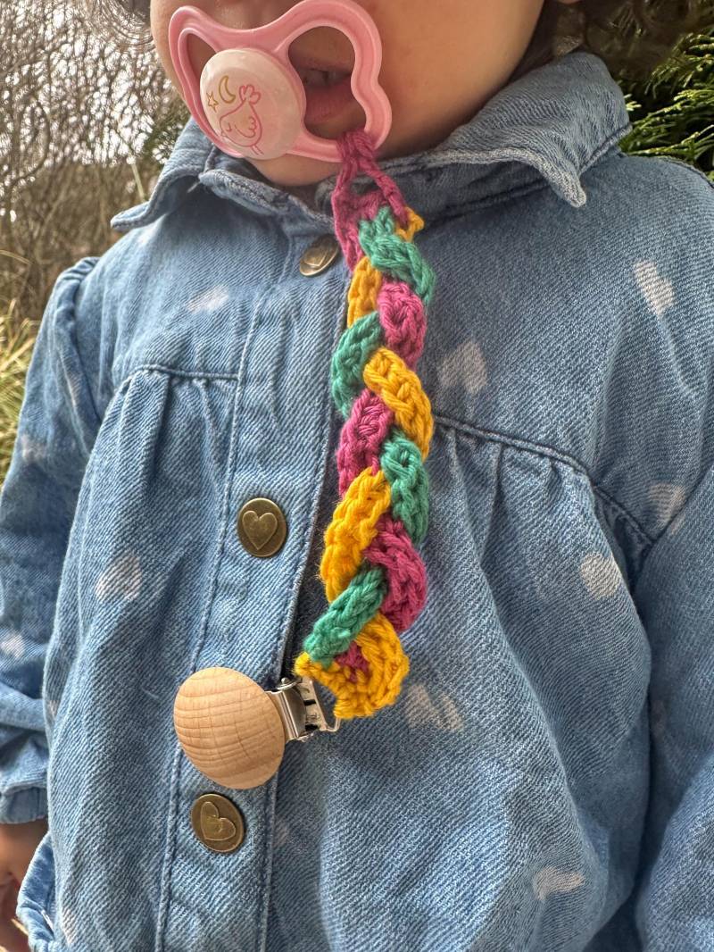 Geflochtene Gummibärchen Schnullerkette, Bunte Boho Baumwolle Baby Schnullerkette von Etsy - WovenWildsStudio