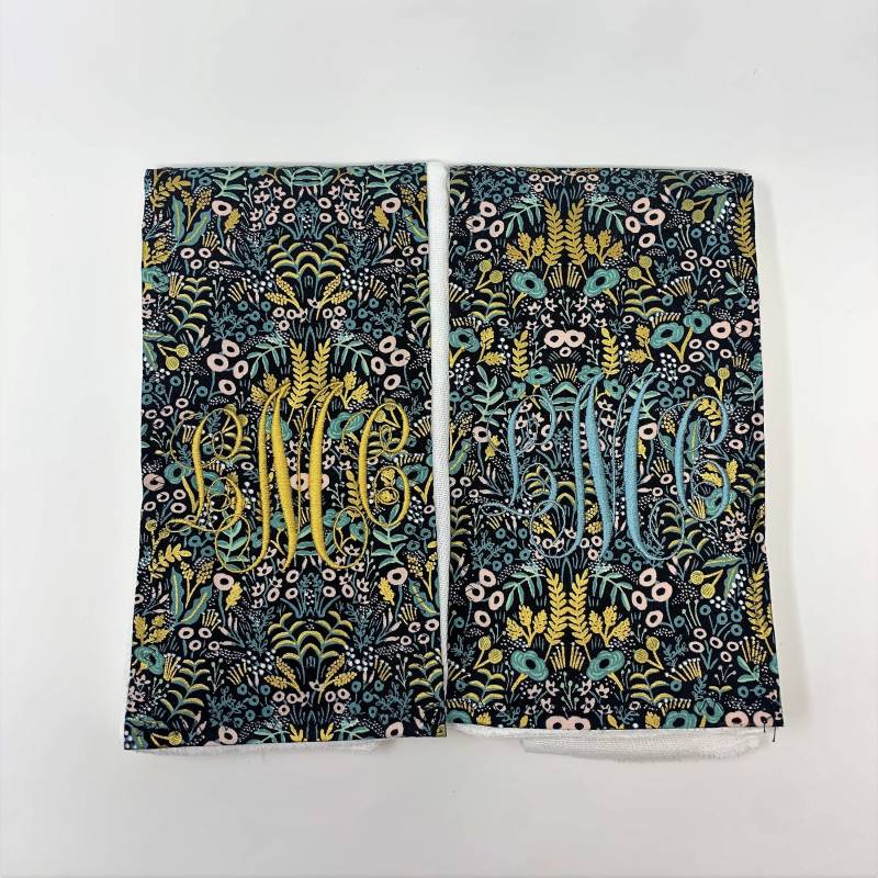 Gold Gardens 2-Teiliges Geschenkset-Personalisiertes Spucktuch Geschenkset Für Neue Mütter Und Babys von Etsy - WrenRileyDesigns
