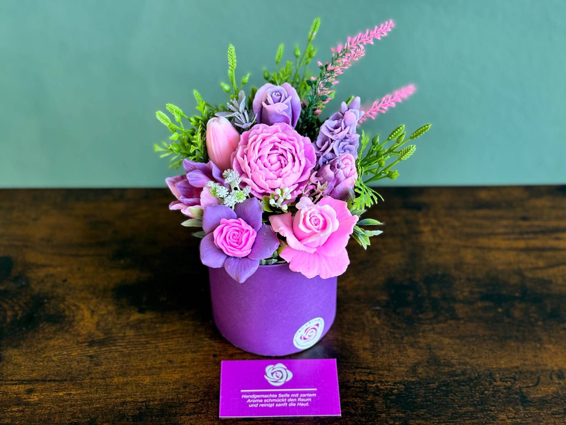 Eleganter Lila Seifenblumenstrauß in Samt-Geschenkbox - Handgemachte Seifenrosen, Dekorative, Selbstpflege-Geschenk, Muttertagsgeschenk Eleganter Lila Seifenblumenstrauß in Samt-Geschenkbox - Handgemachte Seifenrosen, Dekorative, Selbstpflege-Geschenk, Muttertagsgeschenk von Etsy - WunderBlumenBoutique