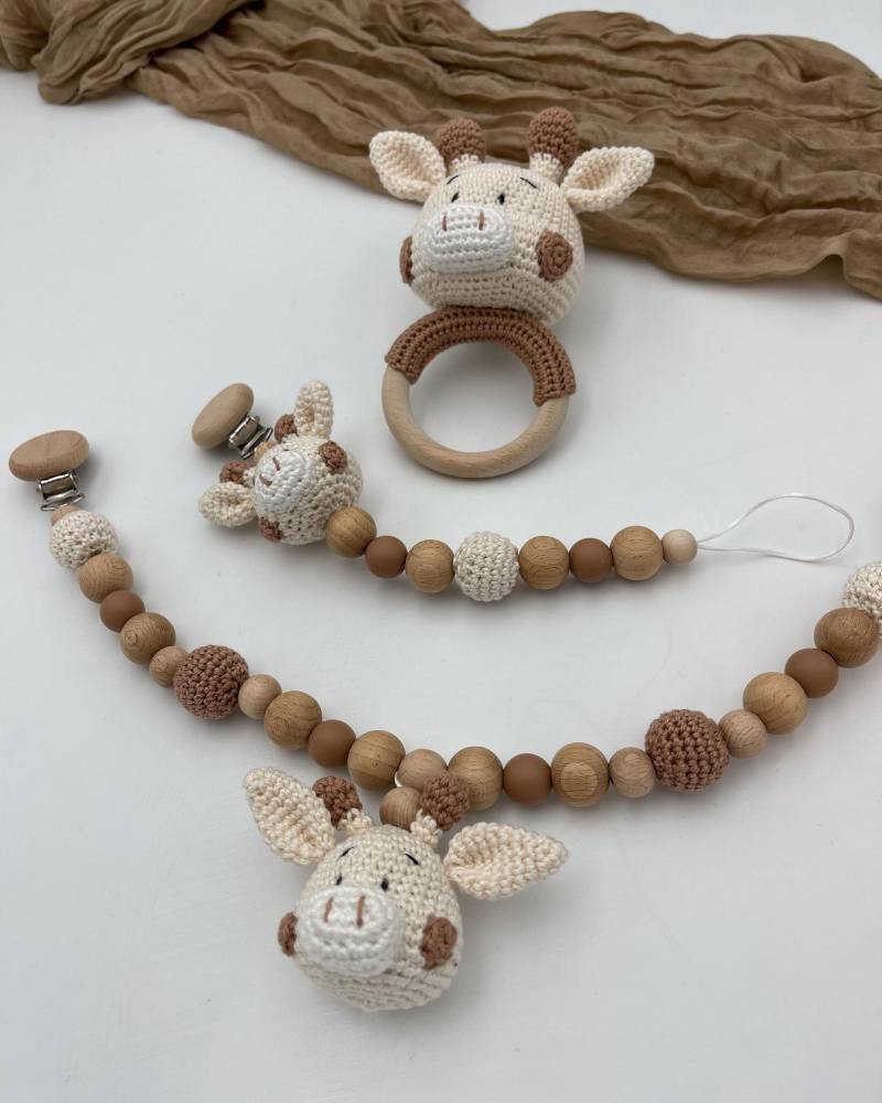 Handgemachtes Baby-Giraffen-Set | Schnullerkette, Kinderwagenkette & Rassel Personalisierbar Mit Namen Oder Buchstaben Geschenk Geburt von Etsy - WunderherzchenbyAnja