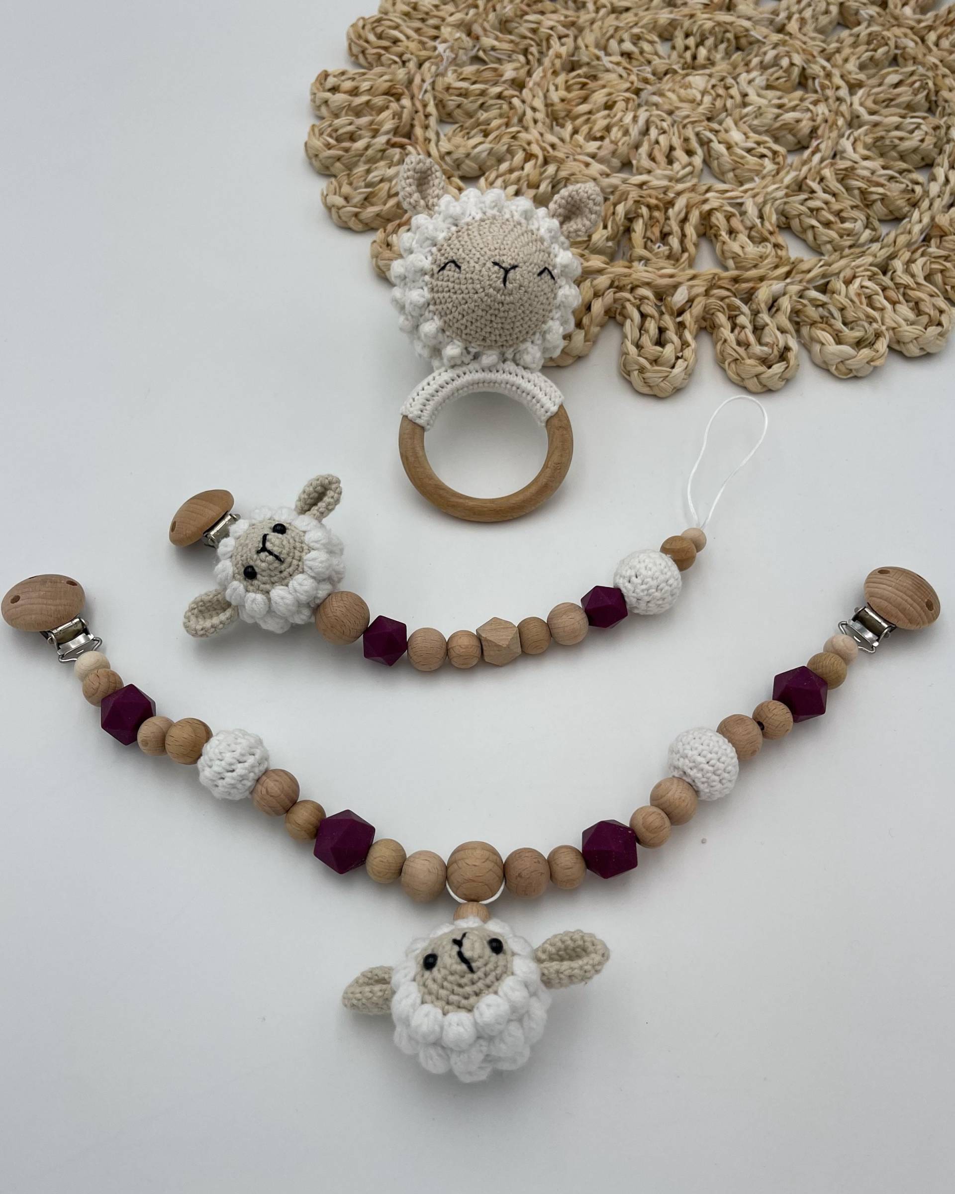 Handgemachtes Baby-Schaf-Set | Schnullerkette, Kinderwagenkette & Rassel Personalisierbar Mit Namen Oder Buchstaben Geschenk Geburt von Etsy - WunderherzchenbyAnja