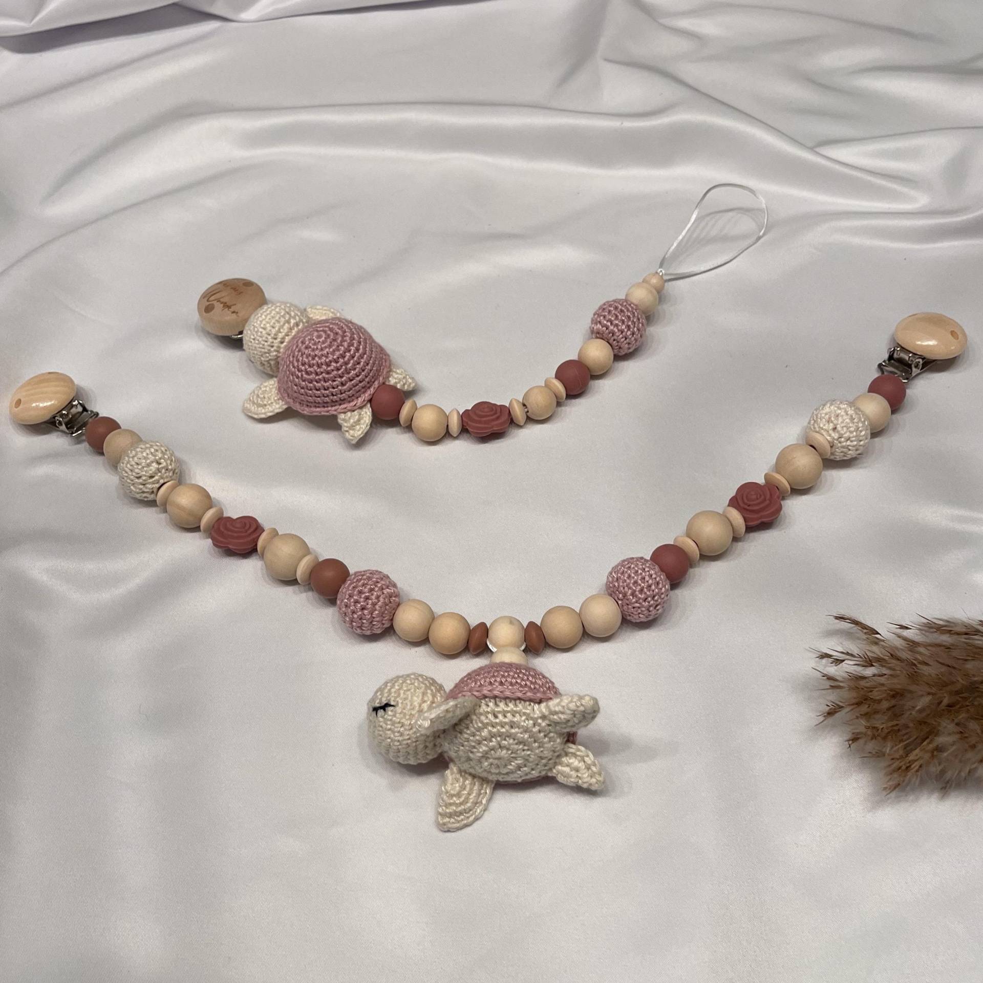 Schnullerkette Personalisiert, Kinderwagenkette Schildkröte , Schlüsselanhänger Baby, Geschenk, Geburt, Set Personalisierbar Schnullerkette Personalisiert, Kinderwagenkette Schildkröte , Schlüsselanhänger Baby, Geschenk, Geburt, Set Personalisierbar von Etsy - WunderherzchenbyAnja