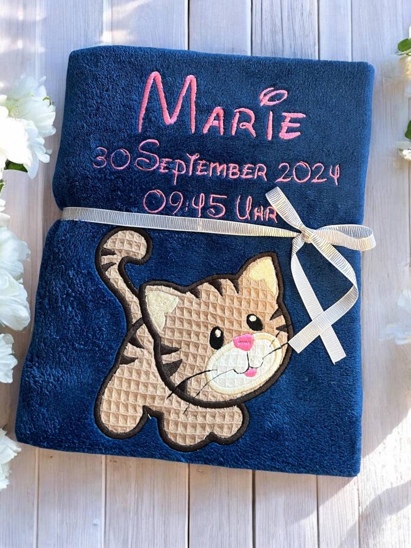 Babydecke „ Kleines Kätzchen Nisi" Personalisierbar Mit Namen Und Weiteren Daten - Decke von Etsy - Wuselwind