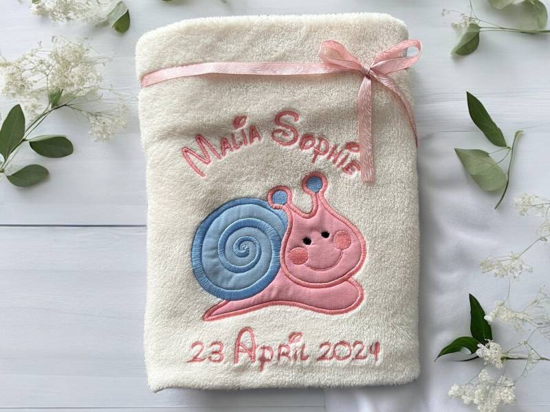 Babydecke „ Schnecki Nathi" Personalisierbar Mit Namen Und Weiteren Daten - Decke von Etsy - Wuselwind