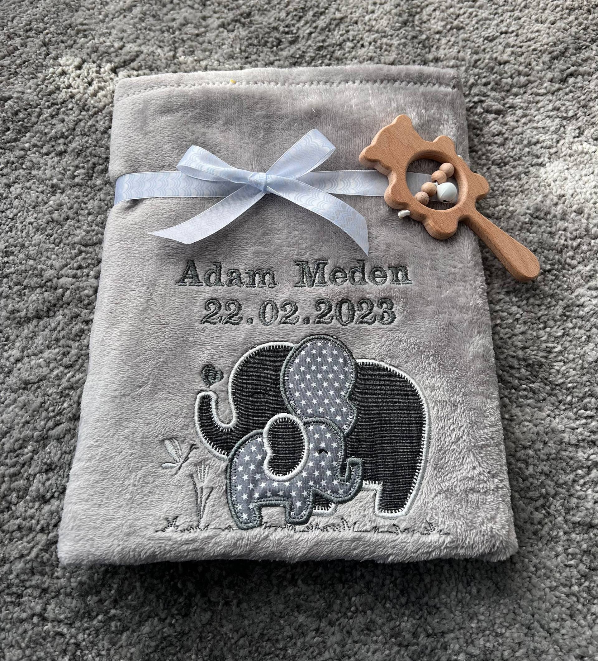 Babydecke „Kleiner Grauer Elefant" Personalisierbar Mit Namen Und Weiteren Daten - Decke von Etsy - Wuselwind