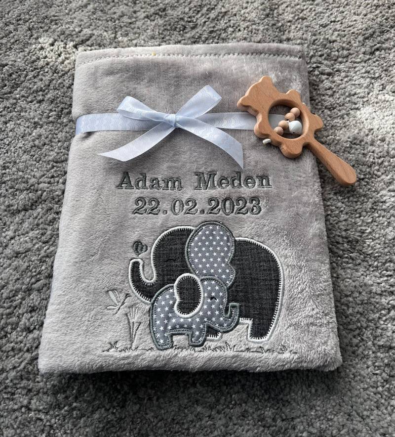 Babydecke „Kleiner Grauer Elefant" Personalisierbar Mit Namen Und Weiteren Daten - Decke von Etsy - Wuselwind