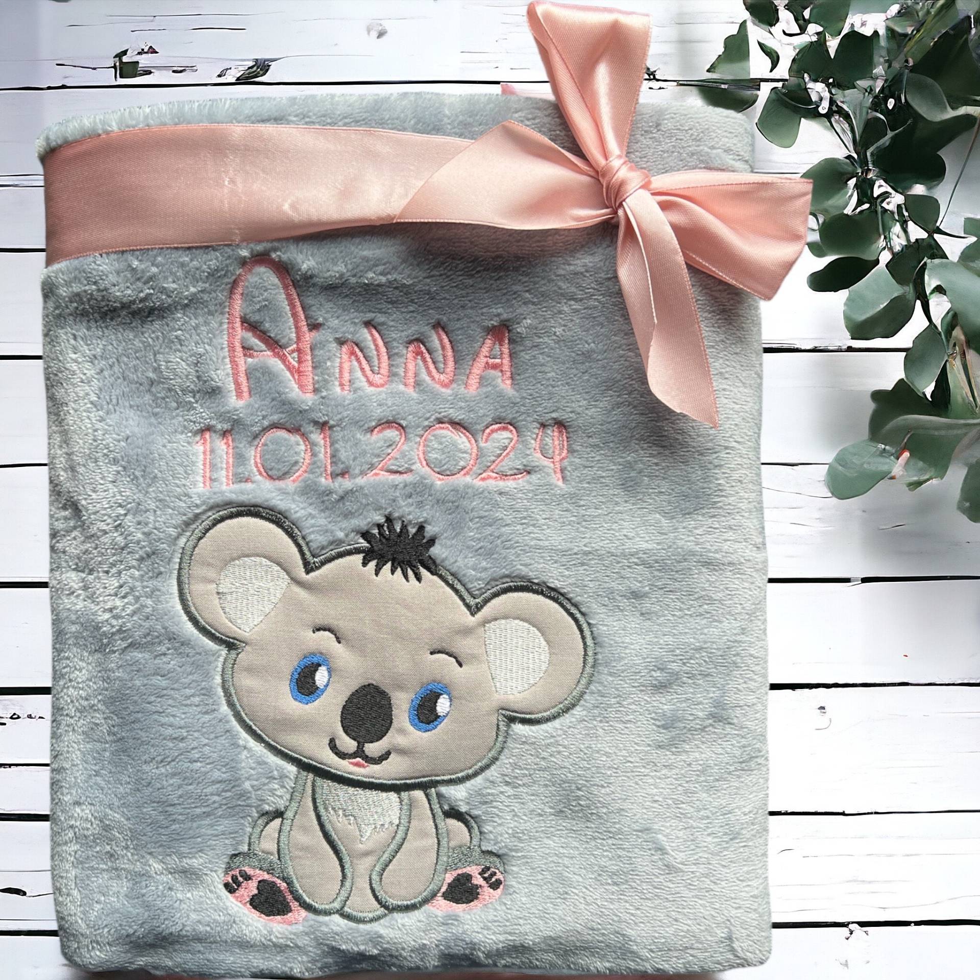 Babydecke „Kleiner Koala Berti" Personalisierbar Mit Namen Und Weiteren Daten - Decke Babydecke „Kleiner Koala Berti" Personalisierbar Mit Namen Und Weiteren Daten - Decke von Etsy - Wuselwind