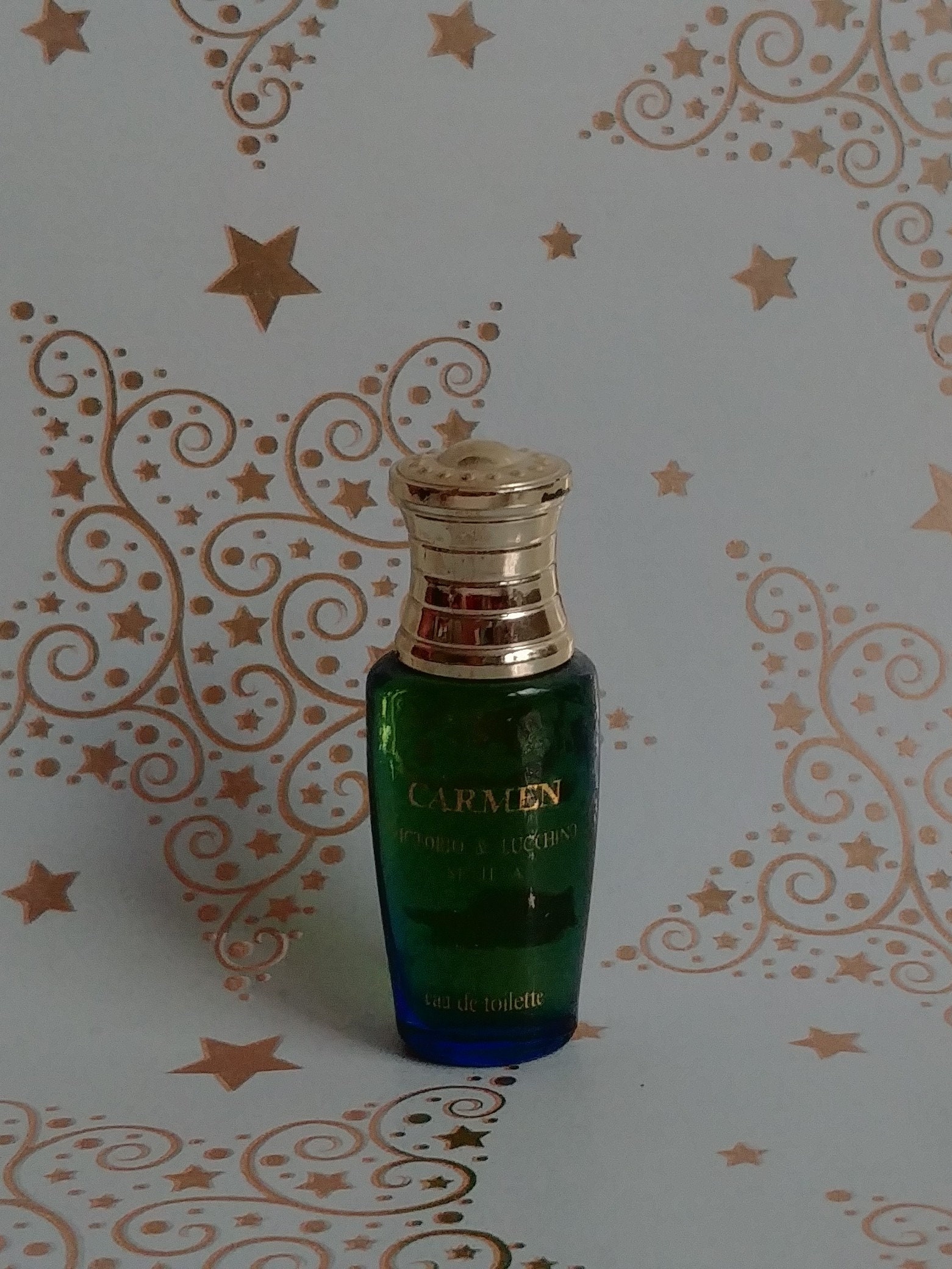 Miniatur Carmen Von Victorio & Lucchino, 4 Ml Eau De Toilette 1992 Miniatur Carmen Von Victorio & Lucchino, 4 Ml Eau De Toilette 1992 von Etsy - Xoxiane