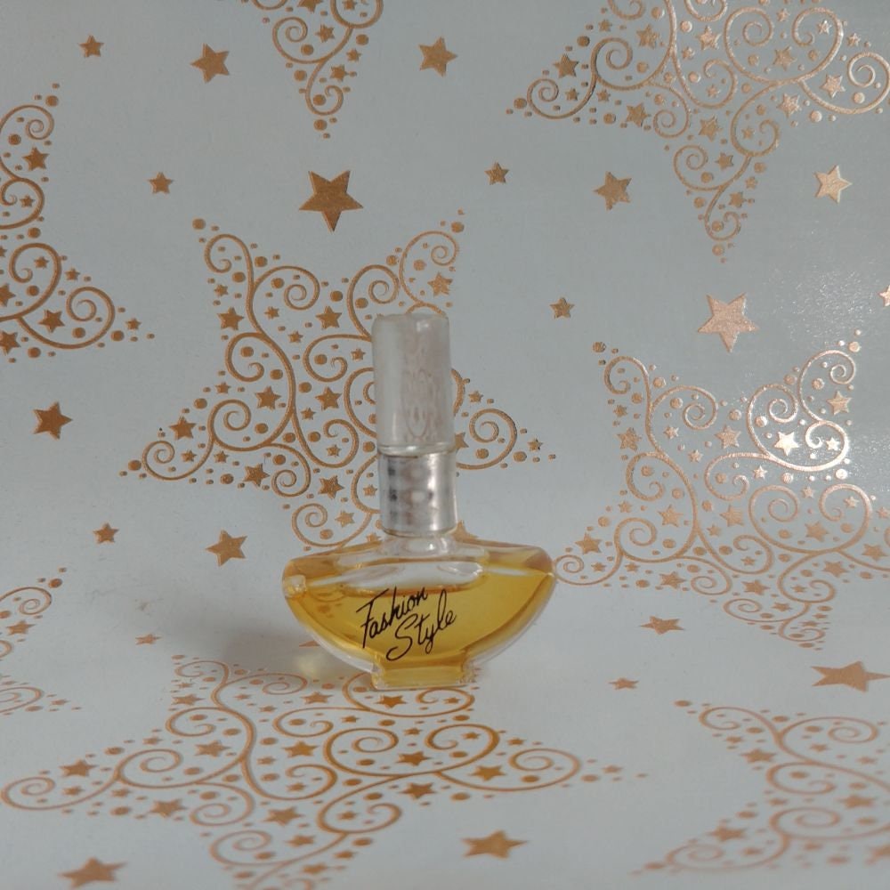 Miniatur Fashion Style Von Triumph, 4 Ml Eau De Toilette 1987 Miniatur Fashion Style Von Triumph, 4 Ml Eau De Toilette 1987 von Etsy - Xoxiane