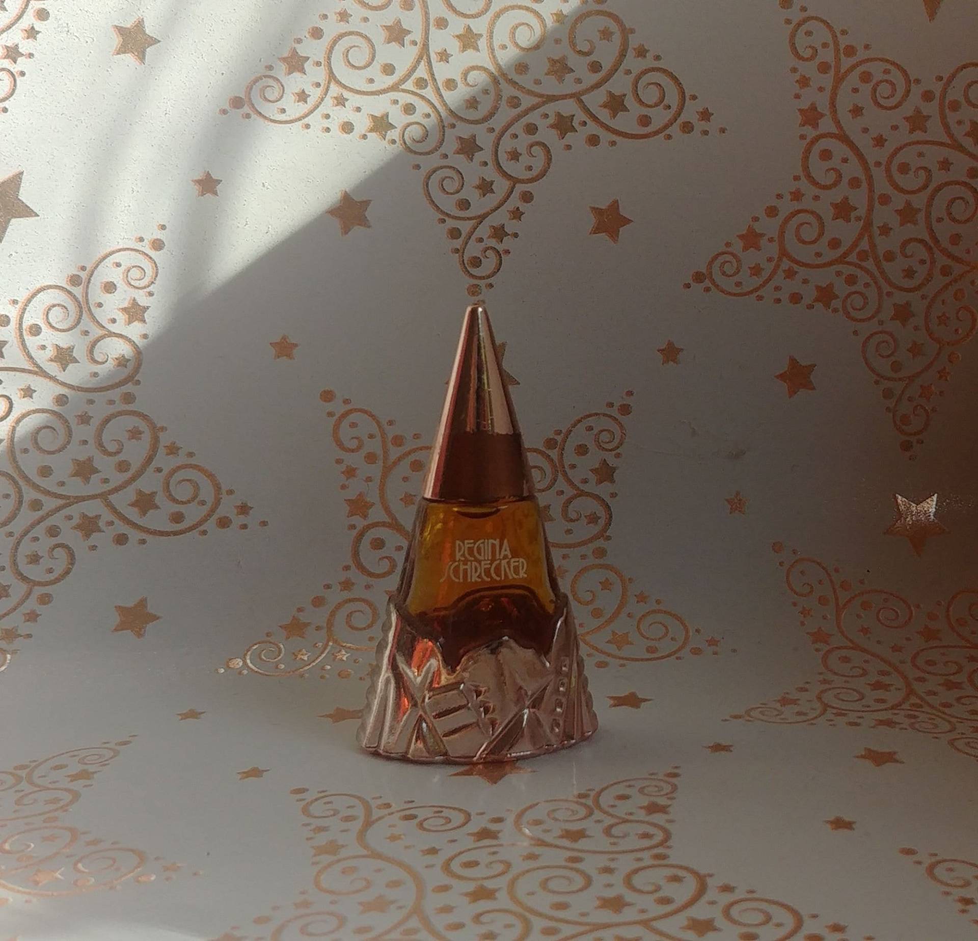 Miniatur Regina Schrecker Von Schrecker, 4, 5 Ml Eau De Toilette 1987 Miniatur Regina Schrecker Von Schrecker, 4, 5 Ml Eau De Toilette 1987 von Etsy - Xoxiane
