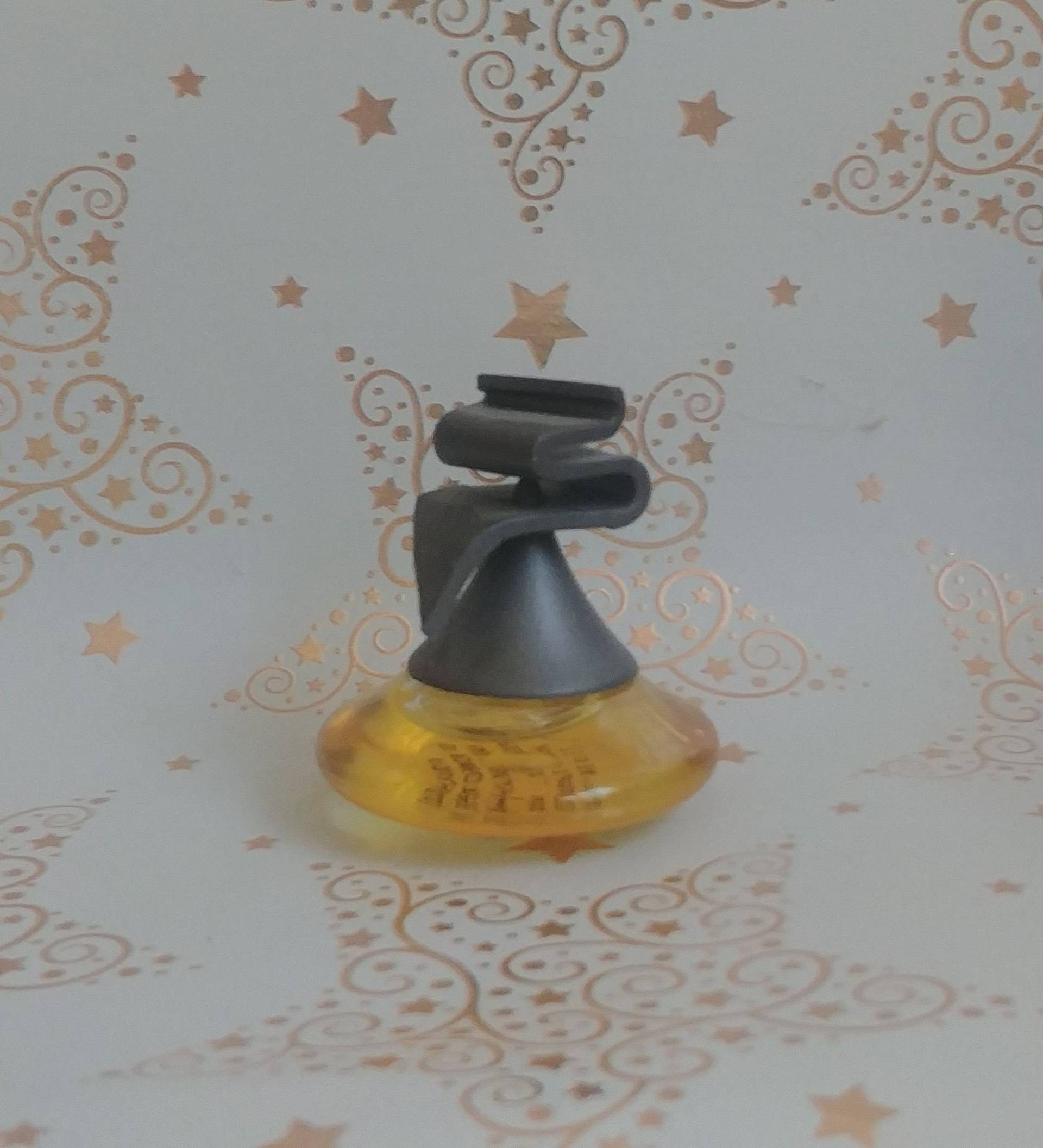 Miniatur Romeo Von Gigli, 7, 5 Ml Eau De Parfum 1989 Miniatur Romeo Von Gigli, 7, 5 Ml Eau De Parfum 1989 von Etsy - Xoxiane