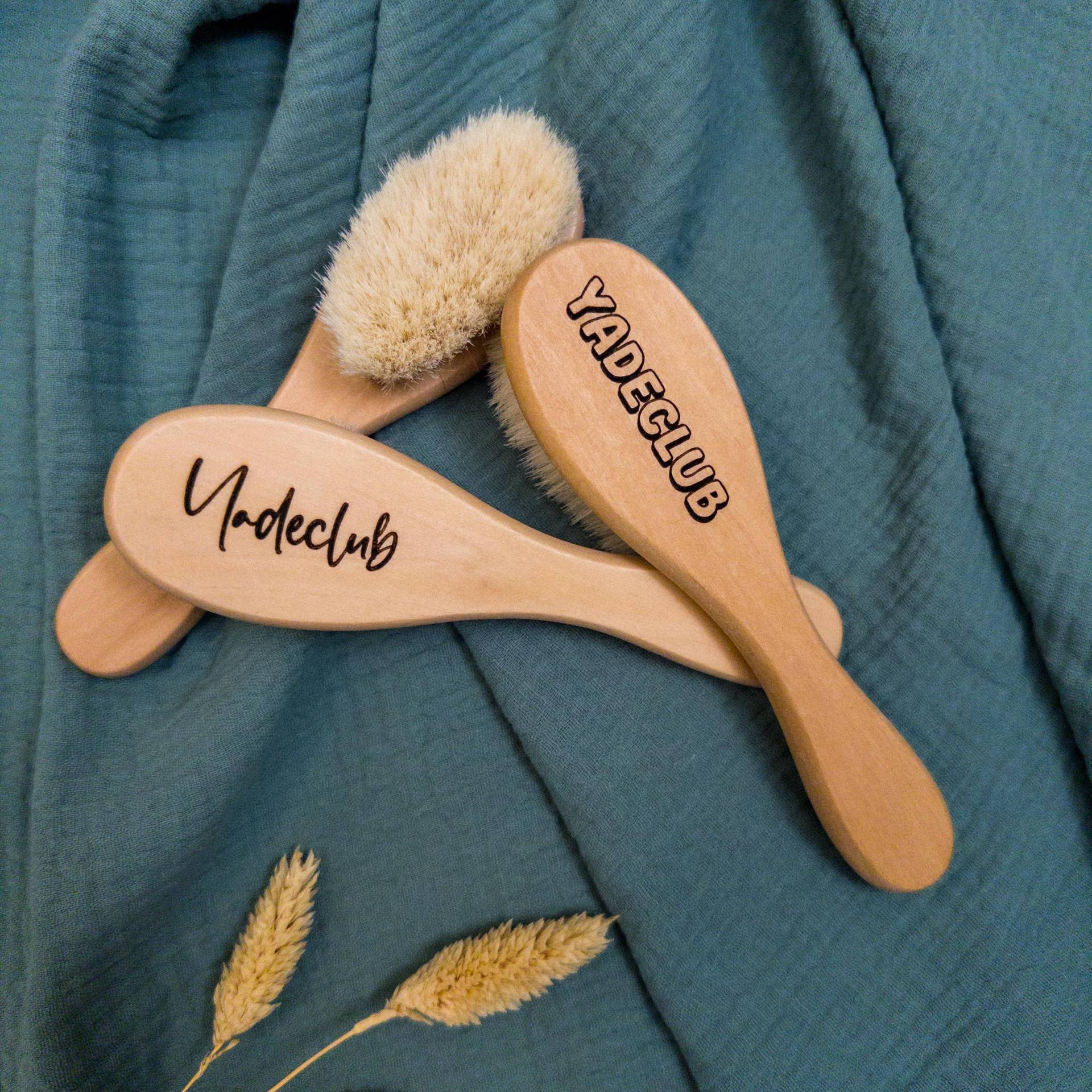 Babybürste Mit Namen - Weiche Ziegenhaarbürste Holzgriff Personalisiertes Geschenk Zur Geburt von Etsy - YadeClubDE