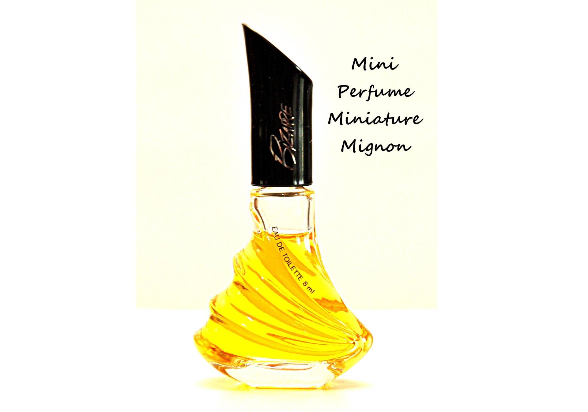 Atkinsons Bizarre Eau De Toilette Edt 8Ml Miniatur Splash Non Spray Damen Parfüm Selten Vintage 1979 Atkinsons Bizarre Eau De Toilette Edt 8Ml Miniatur Splash Non Spray Damen Parfüm Selten Vintage 1979 von Etsy - YourVintagePerfume