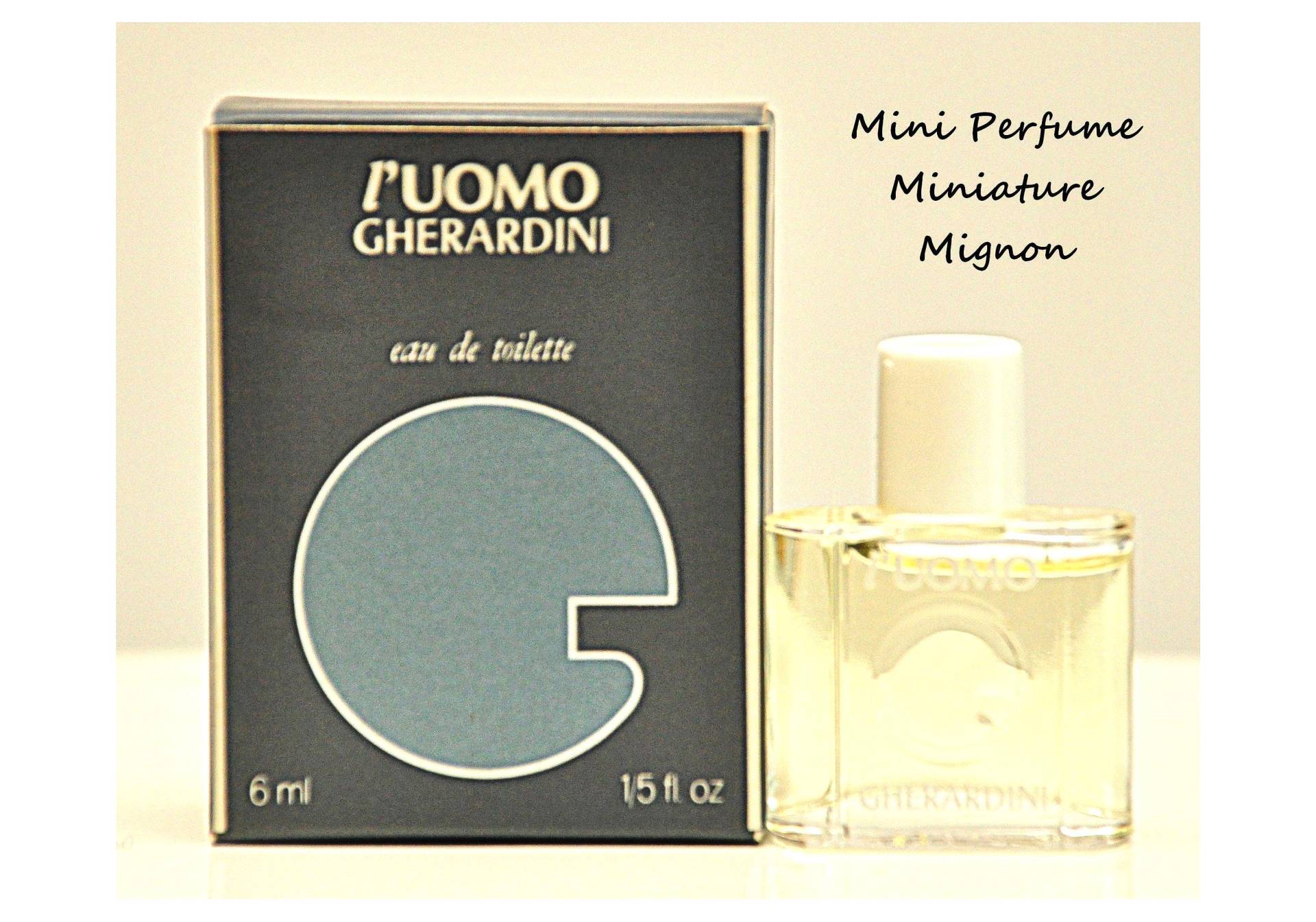 Gherardini L'uomo Di Eau De Toilette Edt 6Ml Miniatur Splash Non Spray Herren Parfüm Sehr Selten Vintage 1993 Gherardini L'uomo Di Eau De Toilette Edt 6Ml Miniatur Splash Non Spray Herren Parfüm Sehr Selten Vintage 1993 von Etsy - YourVintagePerfume