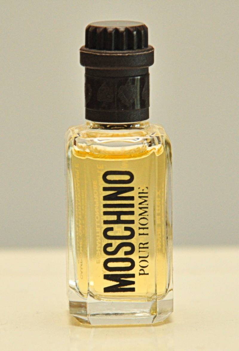 Moschino Pour Homme Von Eau De Toilette Edt 5Ml Miniatur Splash Non Spray Herren Parfüm Selten Vintage 1990 von Etsy - YourVintagePerfume