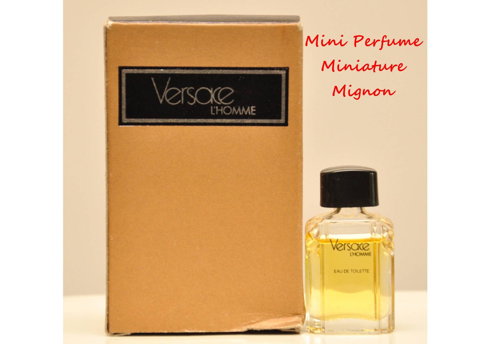 Versace L'homme Eau De Toilette Edt 3, 5Ml Miniatur Splash Non Spray Herrenparfüm Seltenes Vintage 1986 Versace L'homme Eau De Toilette Edt 3, 5Ml Miniatur Splash Non Spray Herrenparfüm Seltenes Vintage 1986 von Etsy - YourVintagePerfume