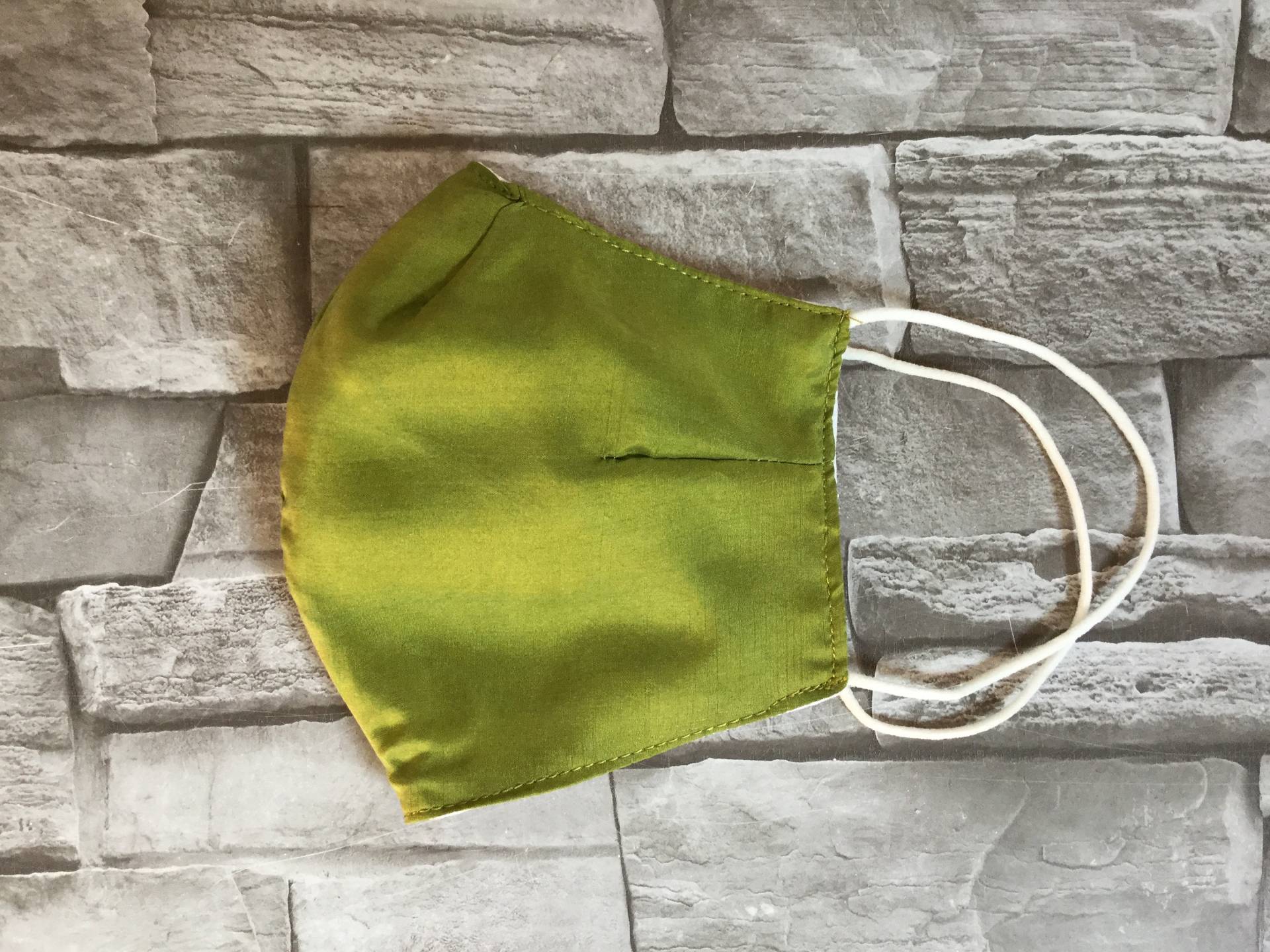 Festliche Behelfsmaske Aus Seide in Grün Festliche Behelfsmaske Aus Seide in Grün von Etsy - YukiwariSouShop