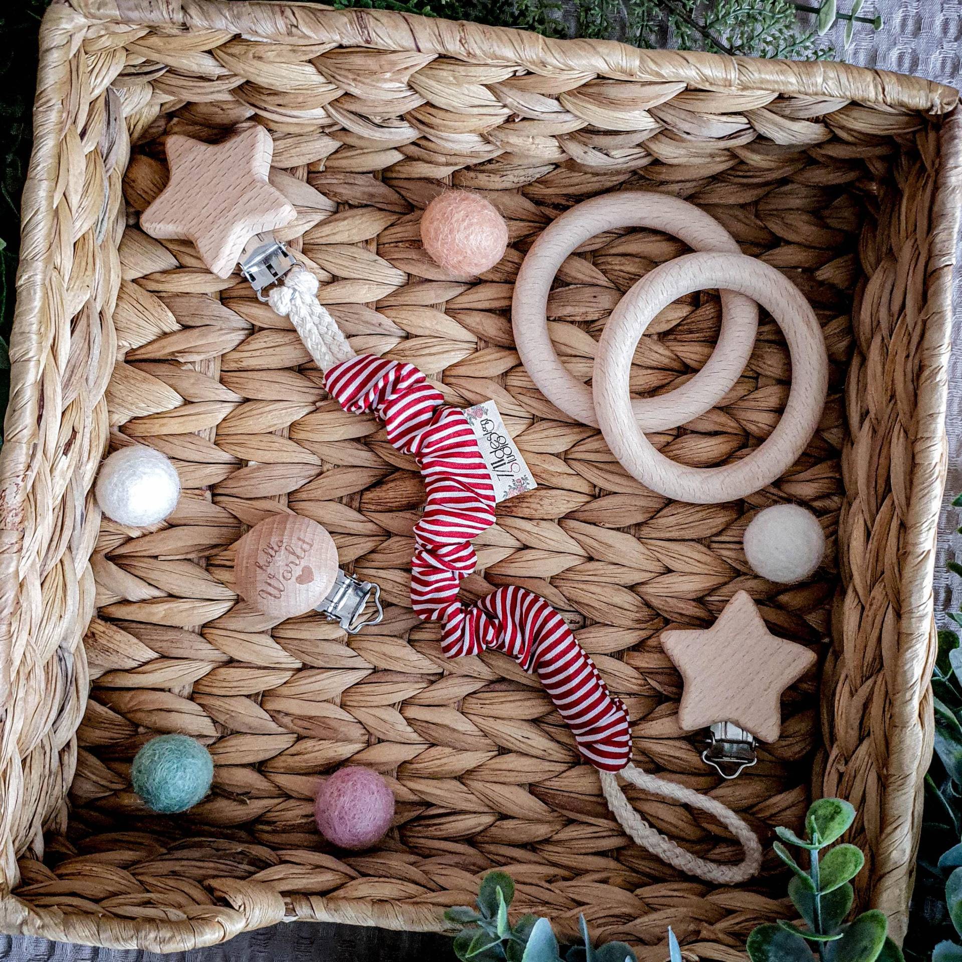 Schnullerkette - Deep Red Stripes Babygeschenk Bunter Baumwollstoff Streifen Rot Weiß Schnullerkette - Deep Red Stripes Babygeschenk Bunter Baumwollstoff Streifen Rot Weiß von Etsy - YulisNarnia