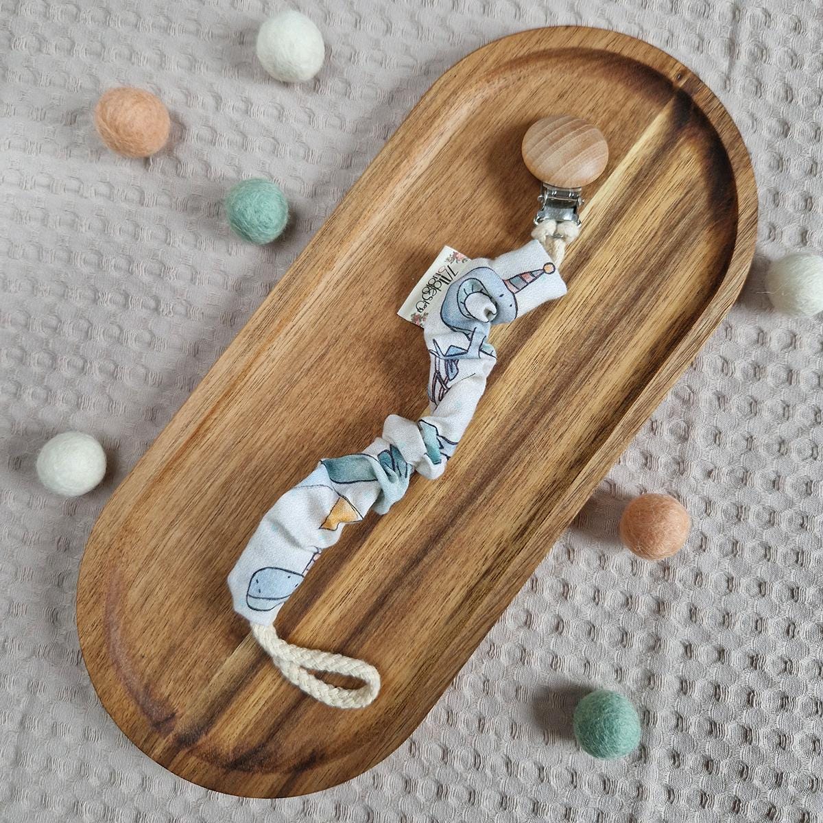 Schnullerkette - Dino Circus Babygeschenk Bunter Baumwollstoff Dinosaurier von Etsy - YulisNarnia