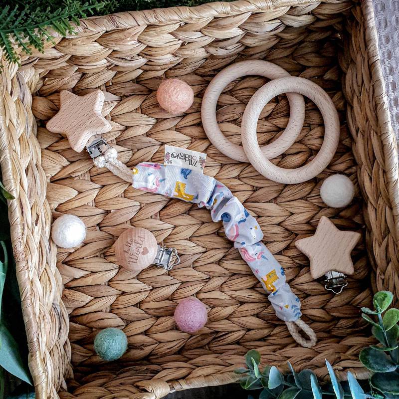 Schnullerkette - Grey Unicorns Babygeschenk Bunter Baumwollstoff Einhorn Grau Blau Gelb Weiß von Etsy - YulisNarnia