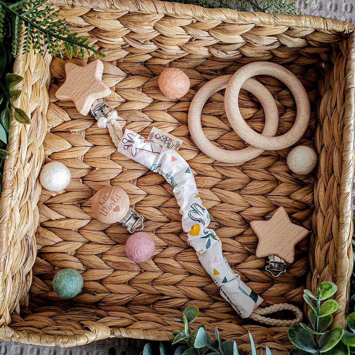 Schnullerkette - Happy Zoo Babygeschenk Bunter Baumwollstoff Häschen von Etsy - YulisNarnia