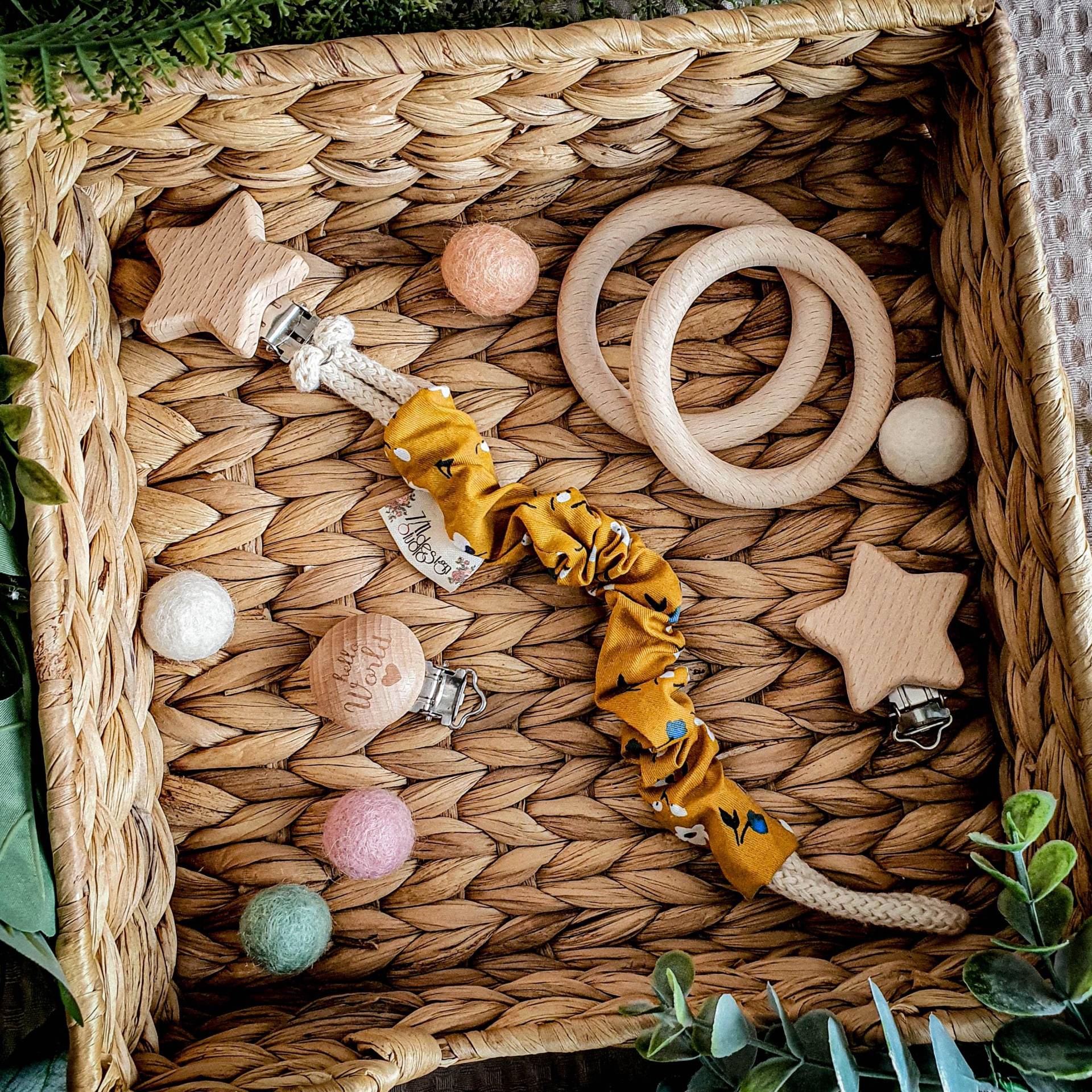 Schnullerkette - Mustard Flowers Babygeschenk Bunter Baumwollstoff Blumen Gelb Schnullerkette - Mustard Flowers Babygeschenk Bunter Baumwollstoff Blumen Gelb von Etsy - YulisNarnia