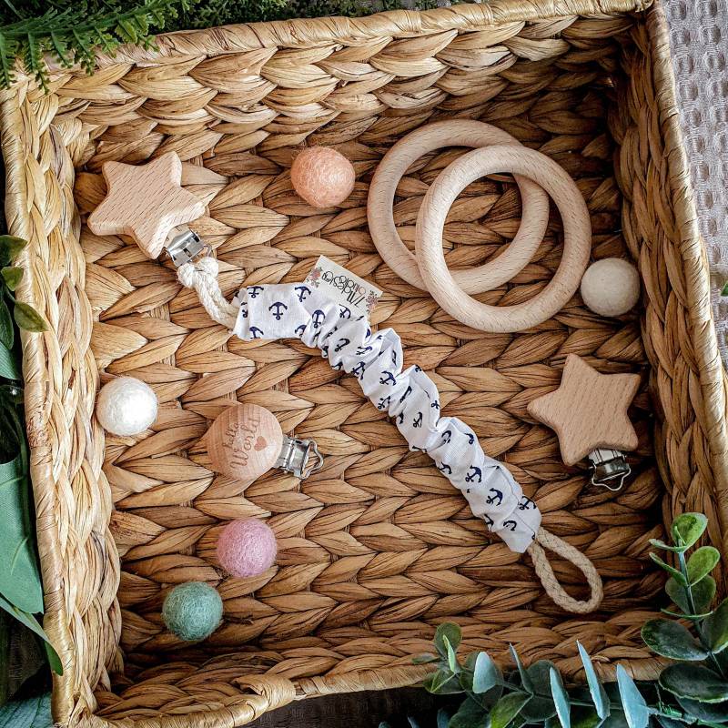 Schnullerkette - White Anchor Babygeschenk Bunter Baumwollstoff Anker Blau Weiß von Etsy - YulisNarnia