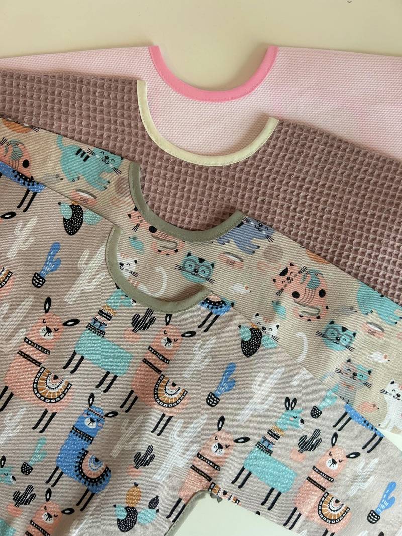 Set Von 4 Langarm-Lätzchen - Verschiedene Farben Erhältlich Sonderpreis Größe Medium von Etsy - Zababu