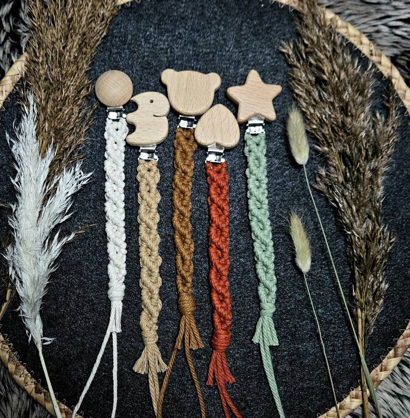 Makramee Schnullerkette | Für's Baby Makramee Schnullerkette | Für's Baby von Etsy - ZamKnuepftAnna