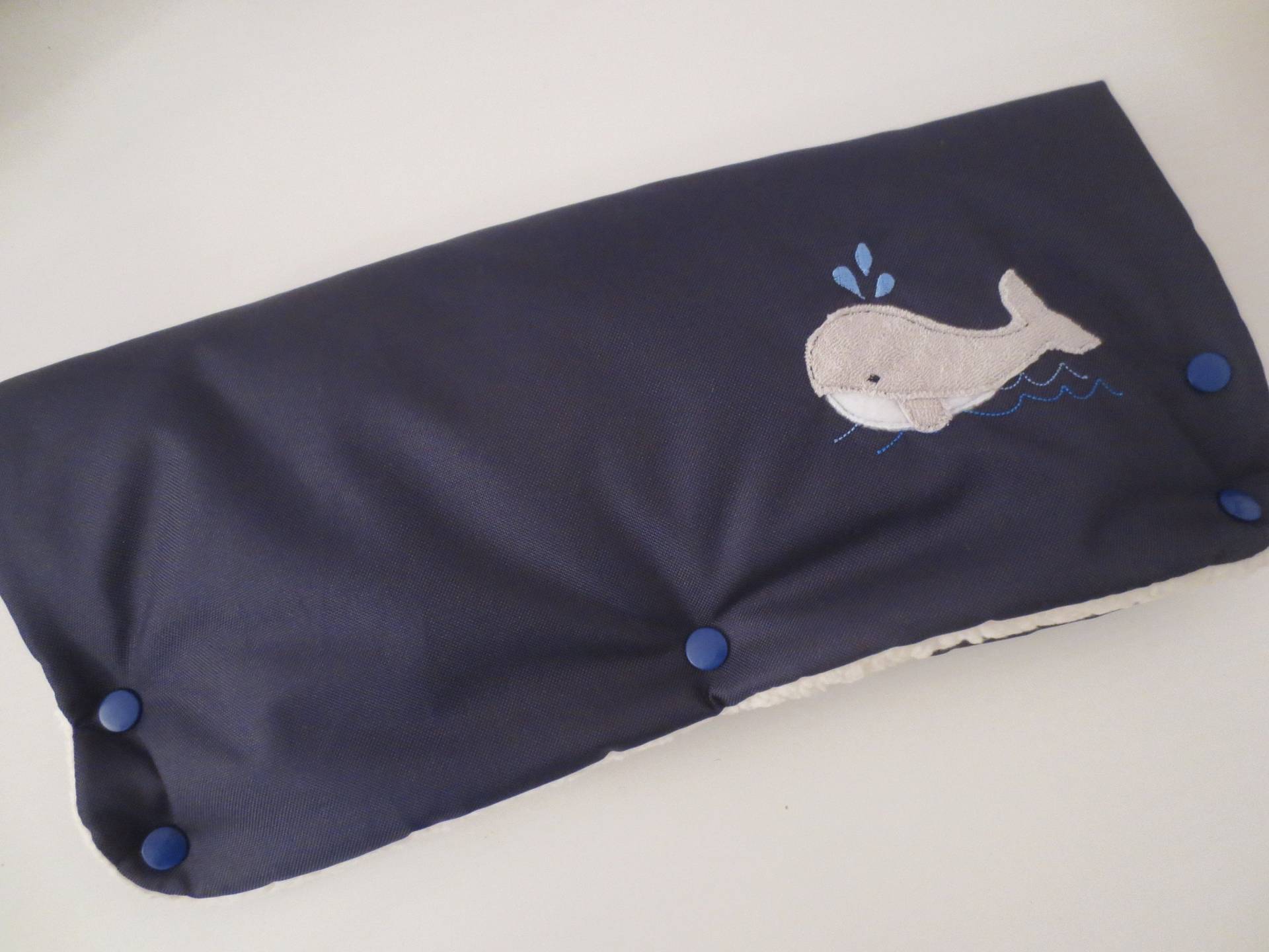 Kinderwagenmuff Wasserabweisend Handwärmer Dunkelblau "Wal" von Etsy - ZauberwerkemitHerz