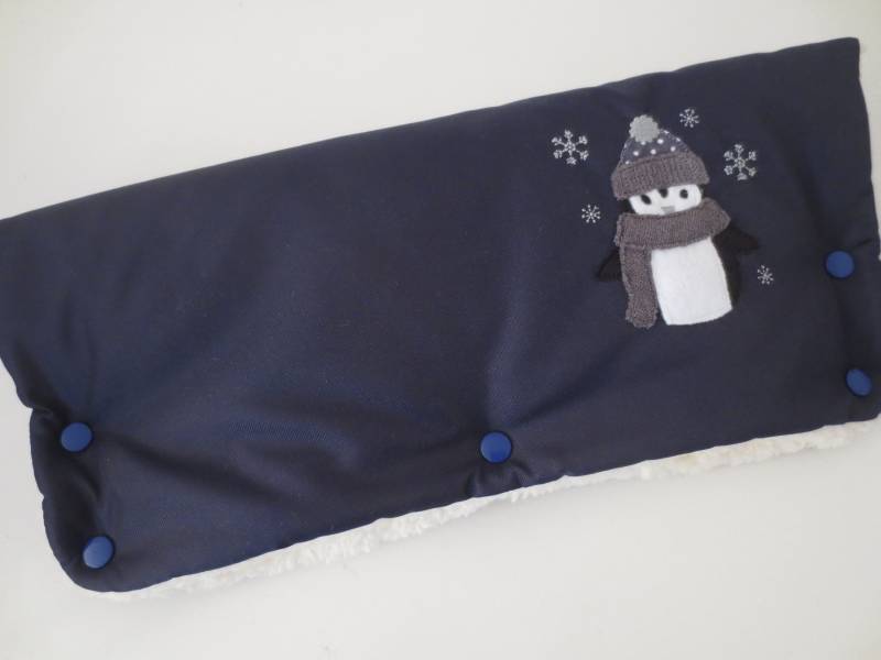 Kinderwagenmuff Wasserabweisend Muff Handwärmer Dunkelblau "Pinguin" Kinderwagenmuff Wasserabweisend Muff Handwärmer Dunkelblau "Pinguin" von Etsy - ZauberwerkemitHerz